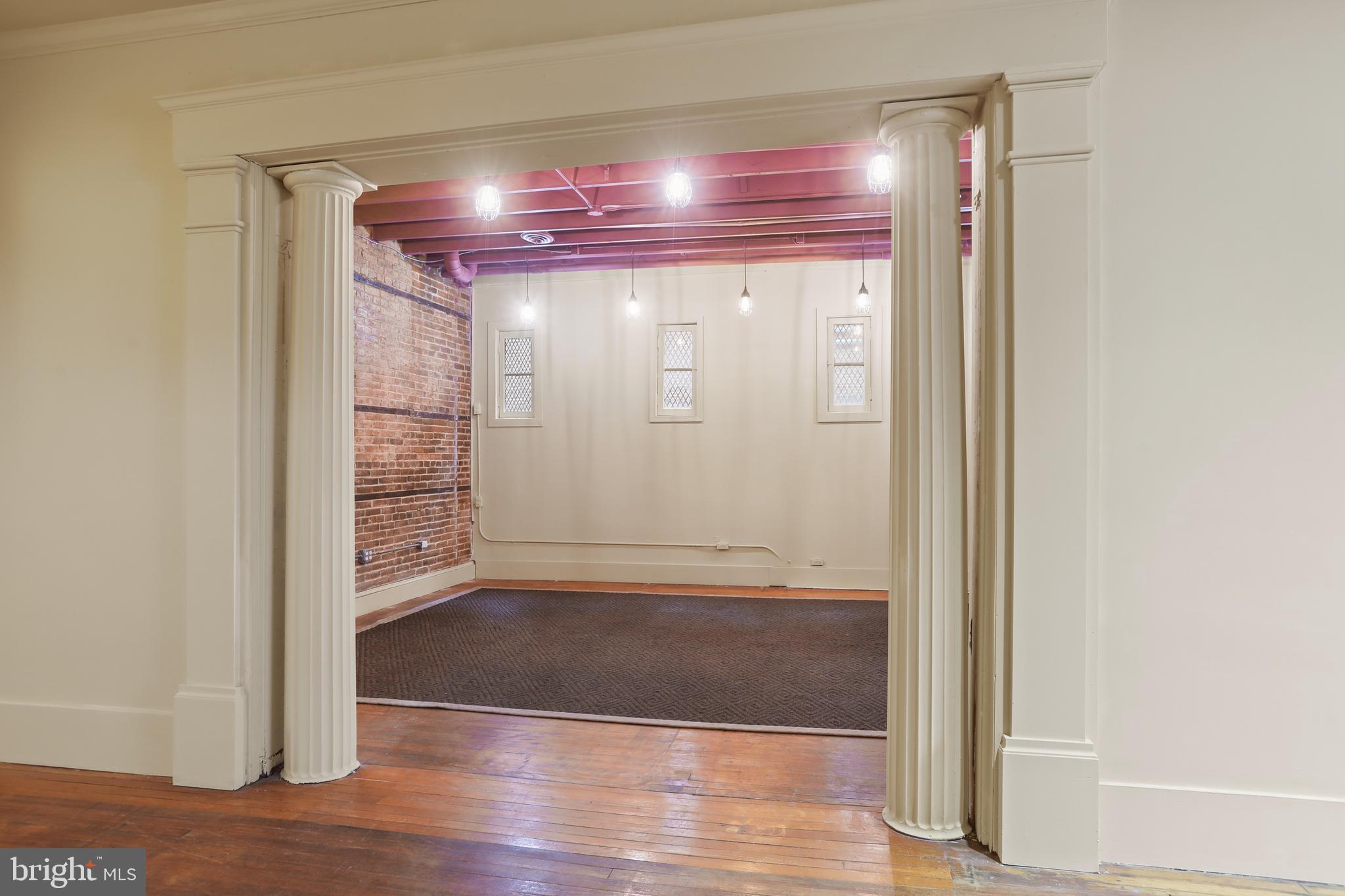 MOUNT VERNON PLACE HISTORIC DISTRICT - Residential Lease