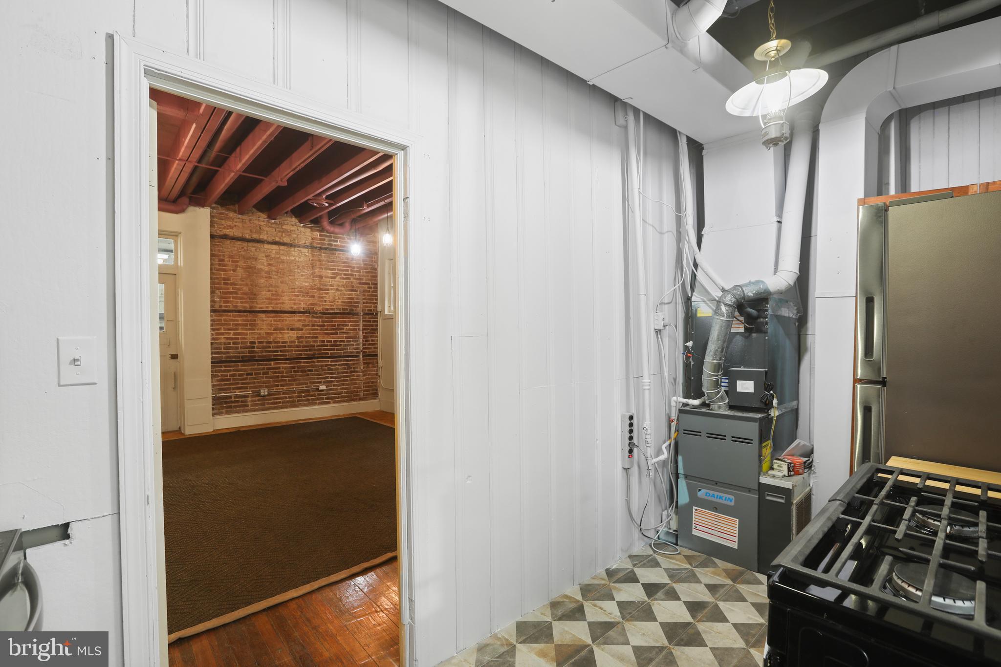 MOUNT VERNON PLACE HISTORIC DISTRICT - Residential Lease