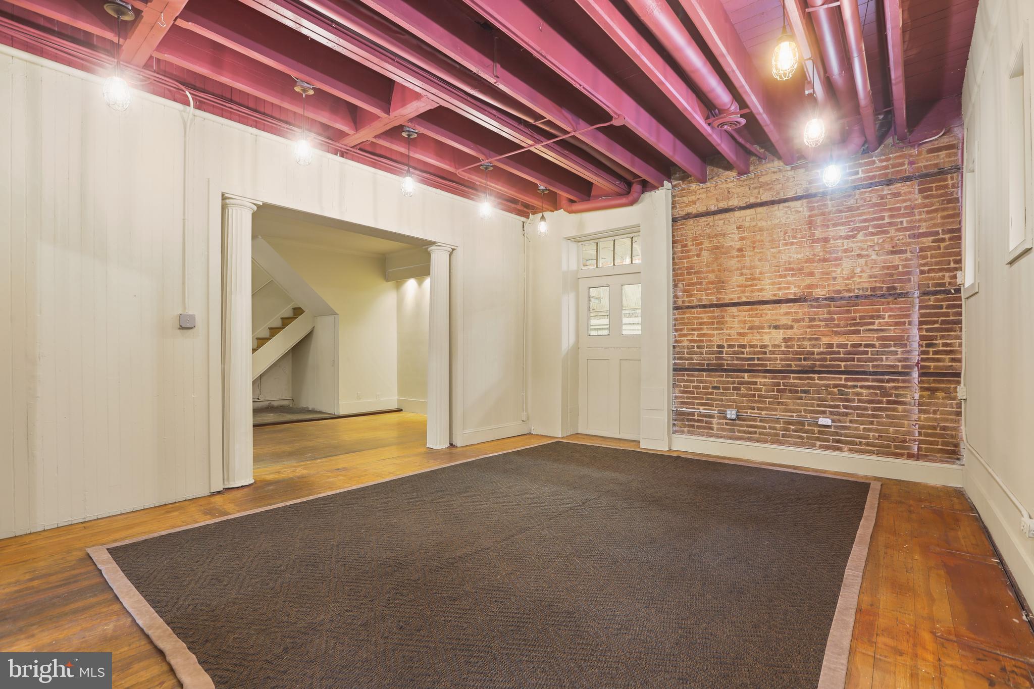 MOUNT VERNON PLACE HISTORIC DISTRICT - Residential Lease