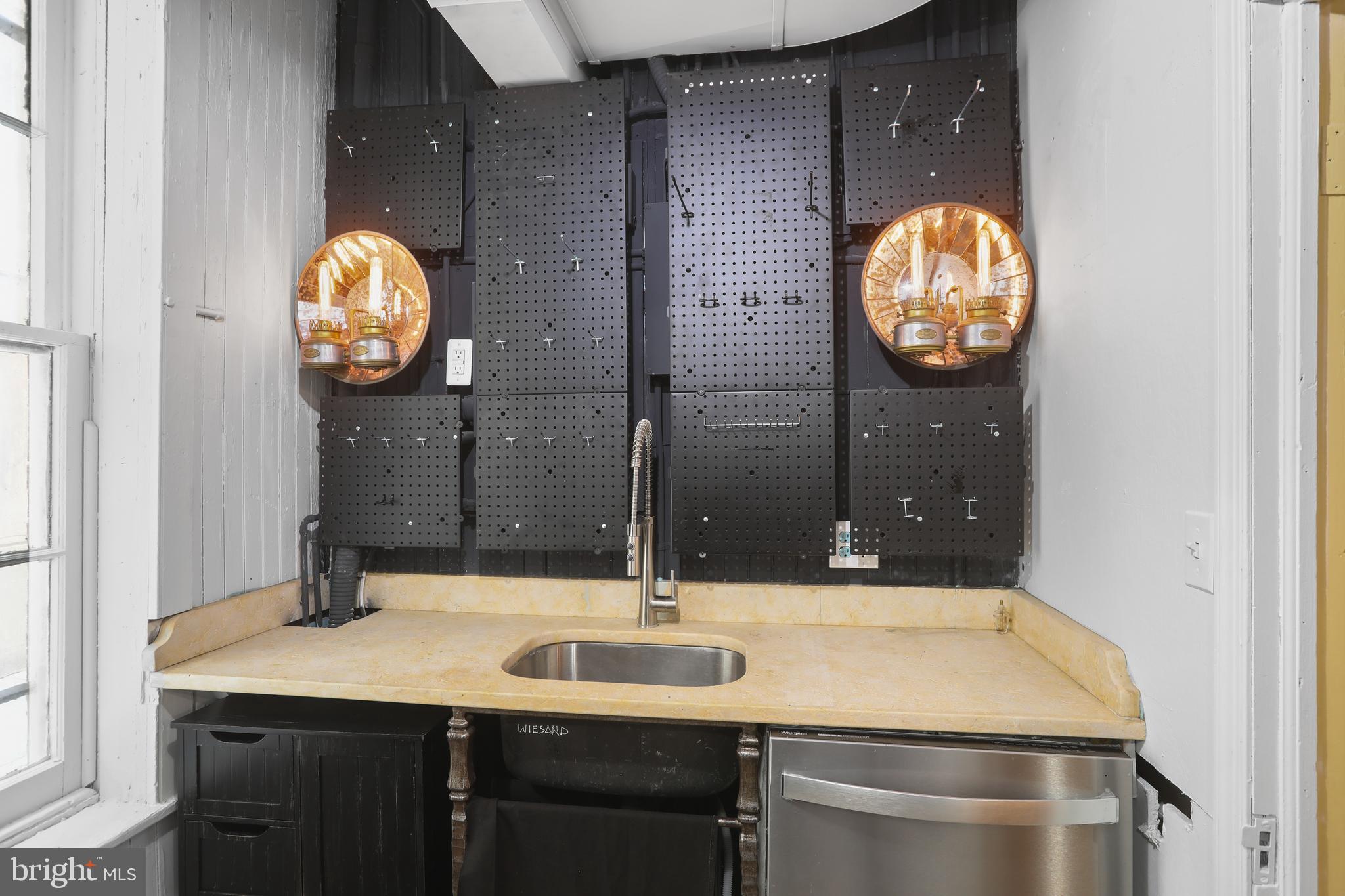 MOUNT VERNON PLACE HISTORIC DISTRICT - Residential Lease