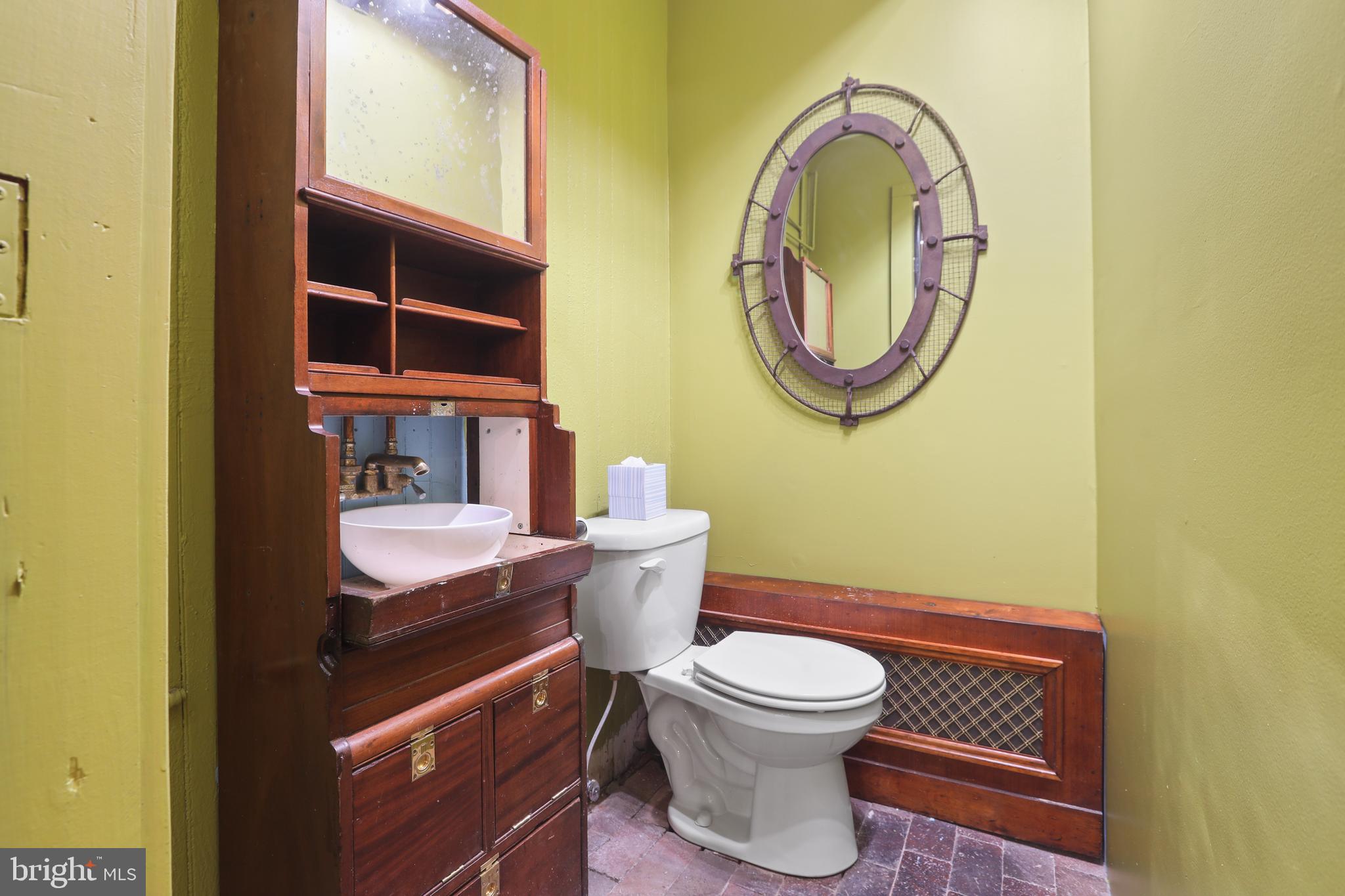 MOUNT VERNON PLACE HISTORIC DISTRICT - Residential Lease