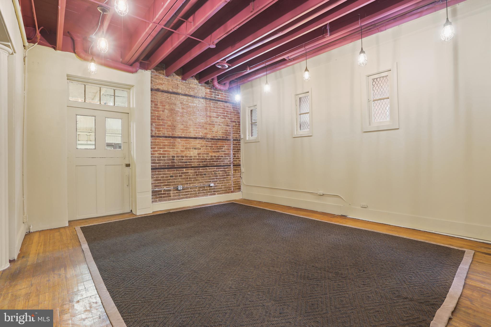 MOUNT VERNON PLACE HISTORIC DISTRICT - Residential Lease