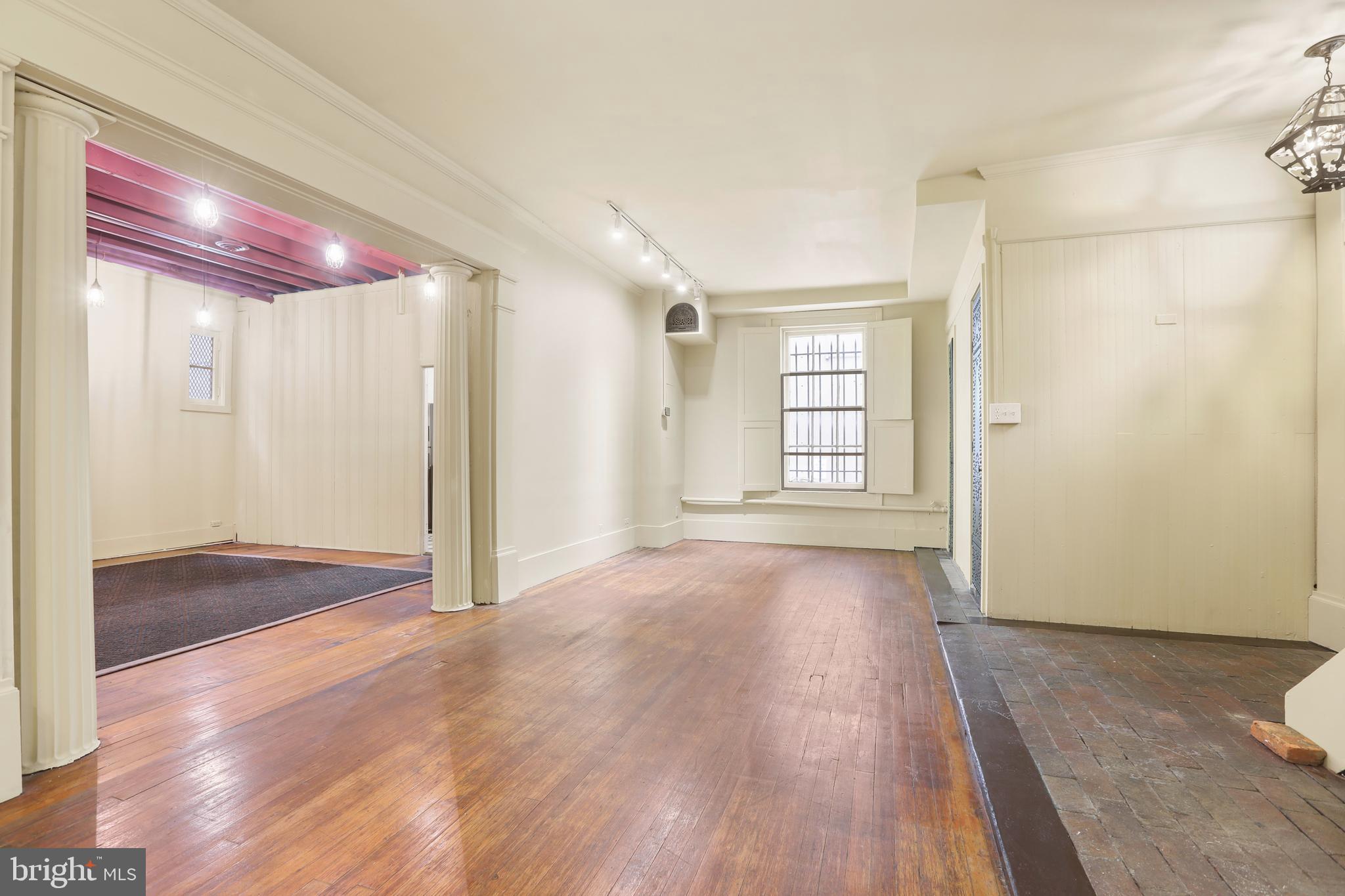 MOUNT VERNON PLACE HISTORIC DISTRICT - Residential Lease