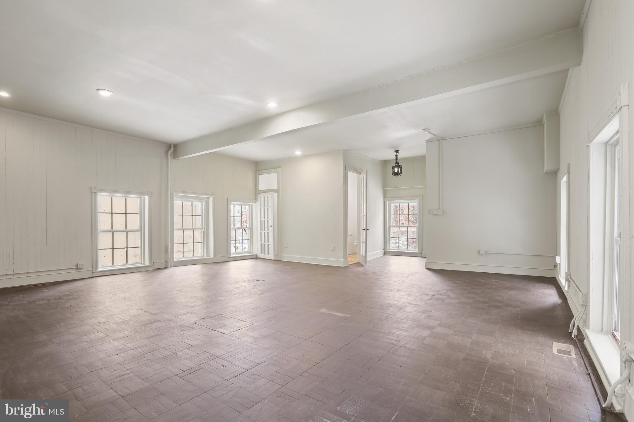 MOUNT VERNON PLACE HISTORIC DISTRICT - Residential Lease