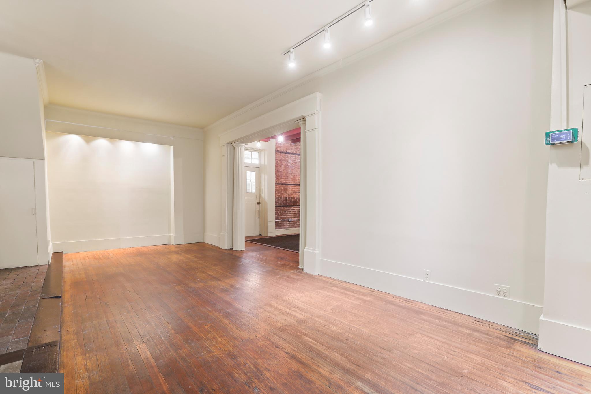 MOUNT VERNON PLACE HISTORIC DISTRICT - Residential Lease