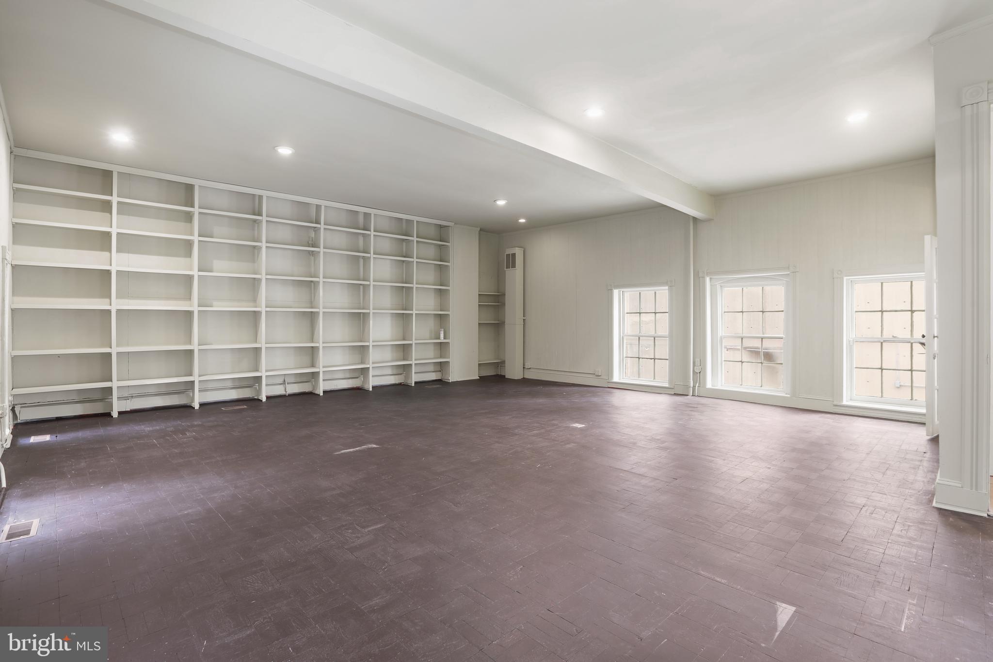 MOUNT VERNON PLACE HISTORIC DISTRICT - Residential Lease