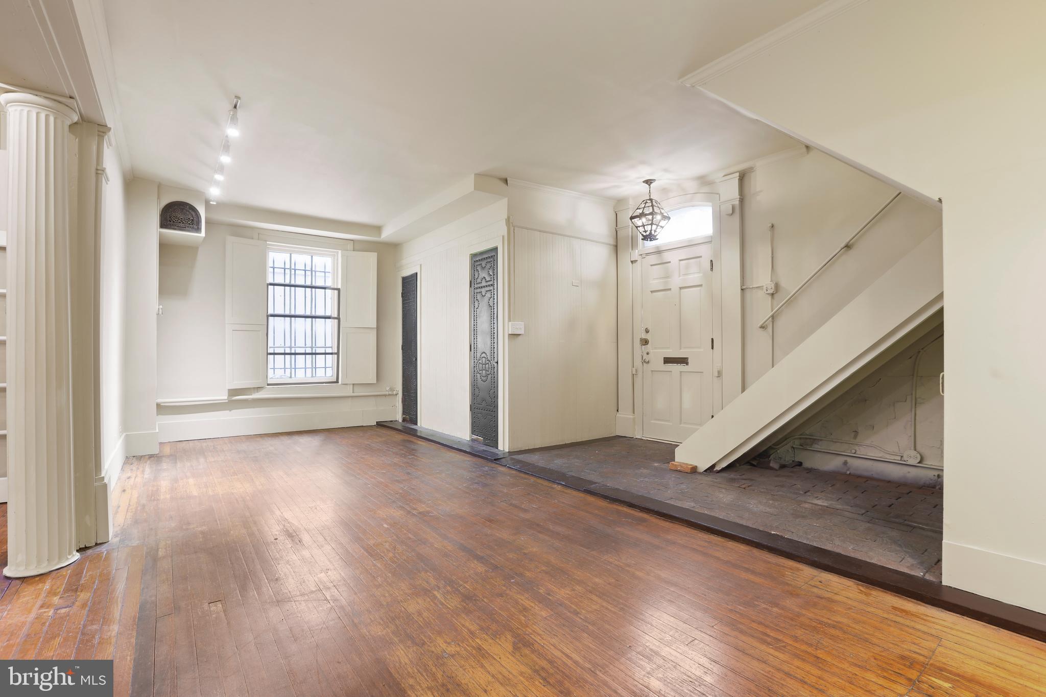 MOUNT VERNON PLACE HISTORIC DISTRICT - Residential Lease