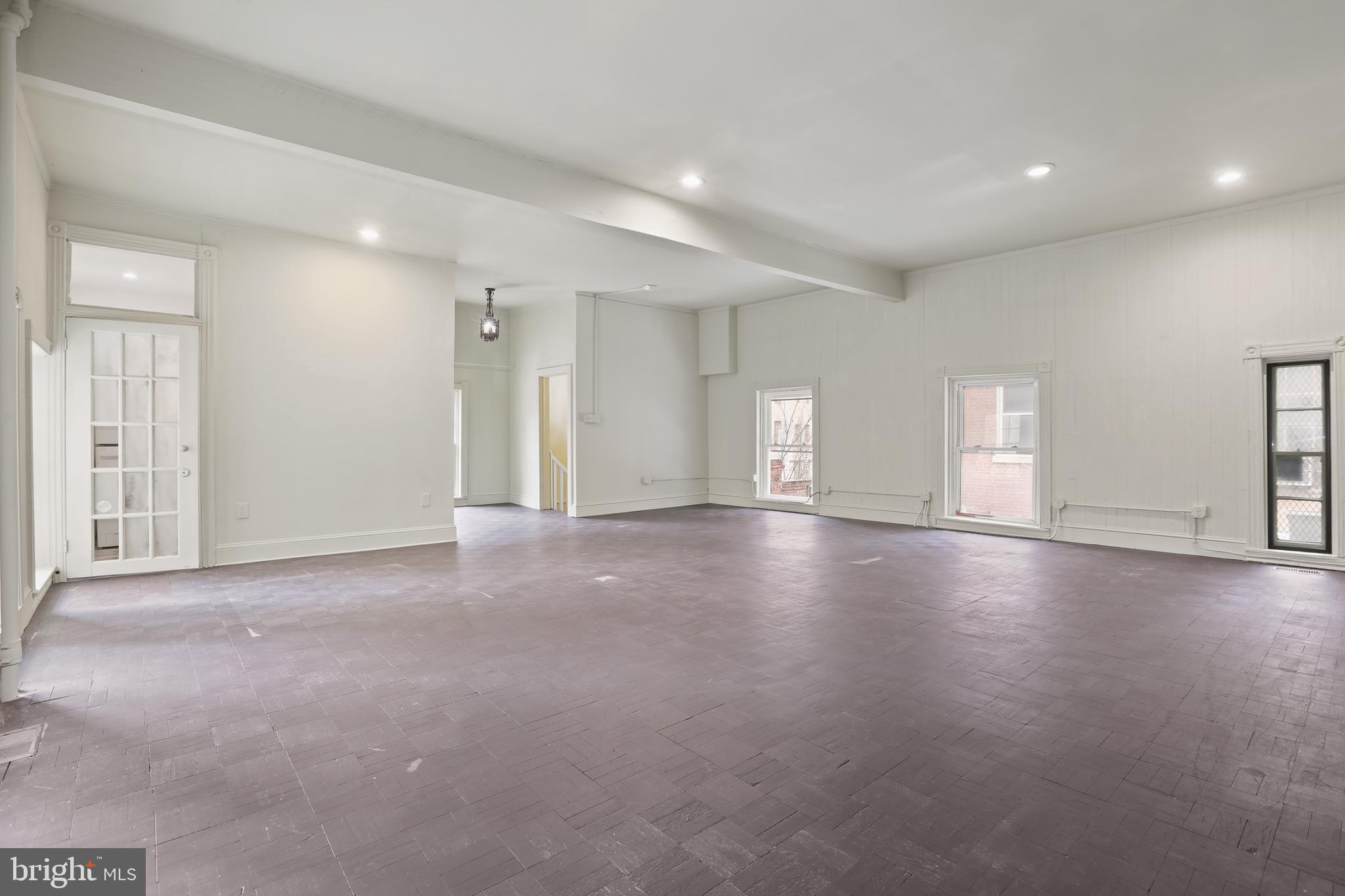 MOUNT VERNON PLACE HISTORIC DISTRICT - Residential Lease