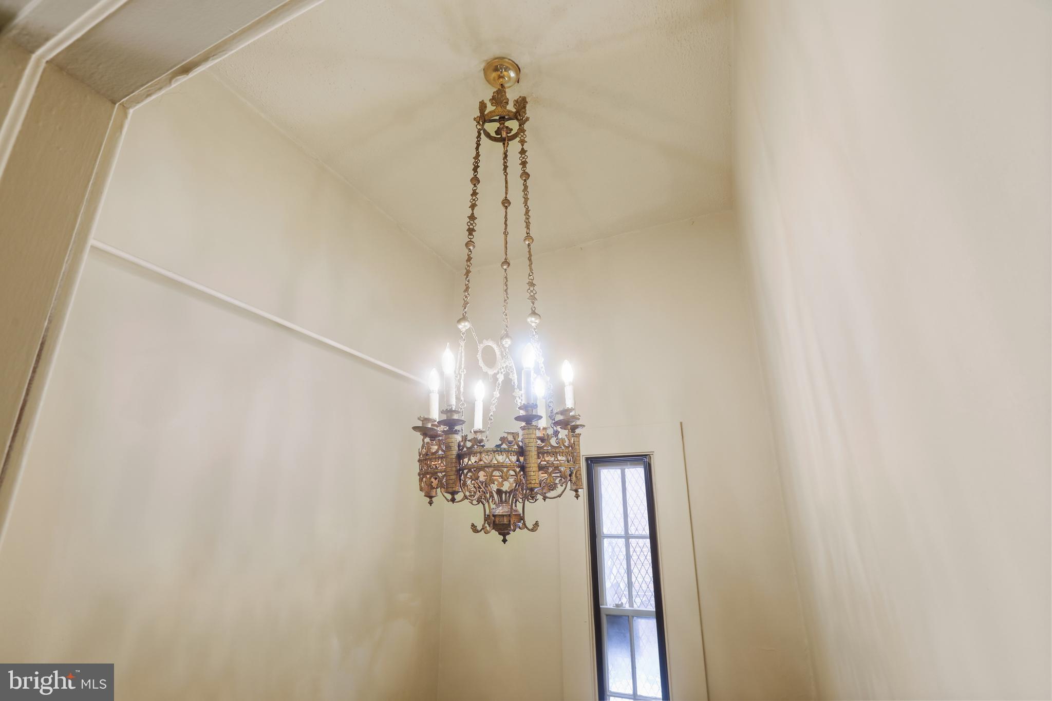 MOUNT VERNON PLACE HISTORIC DISTRICT - Residential Lease