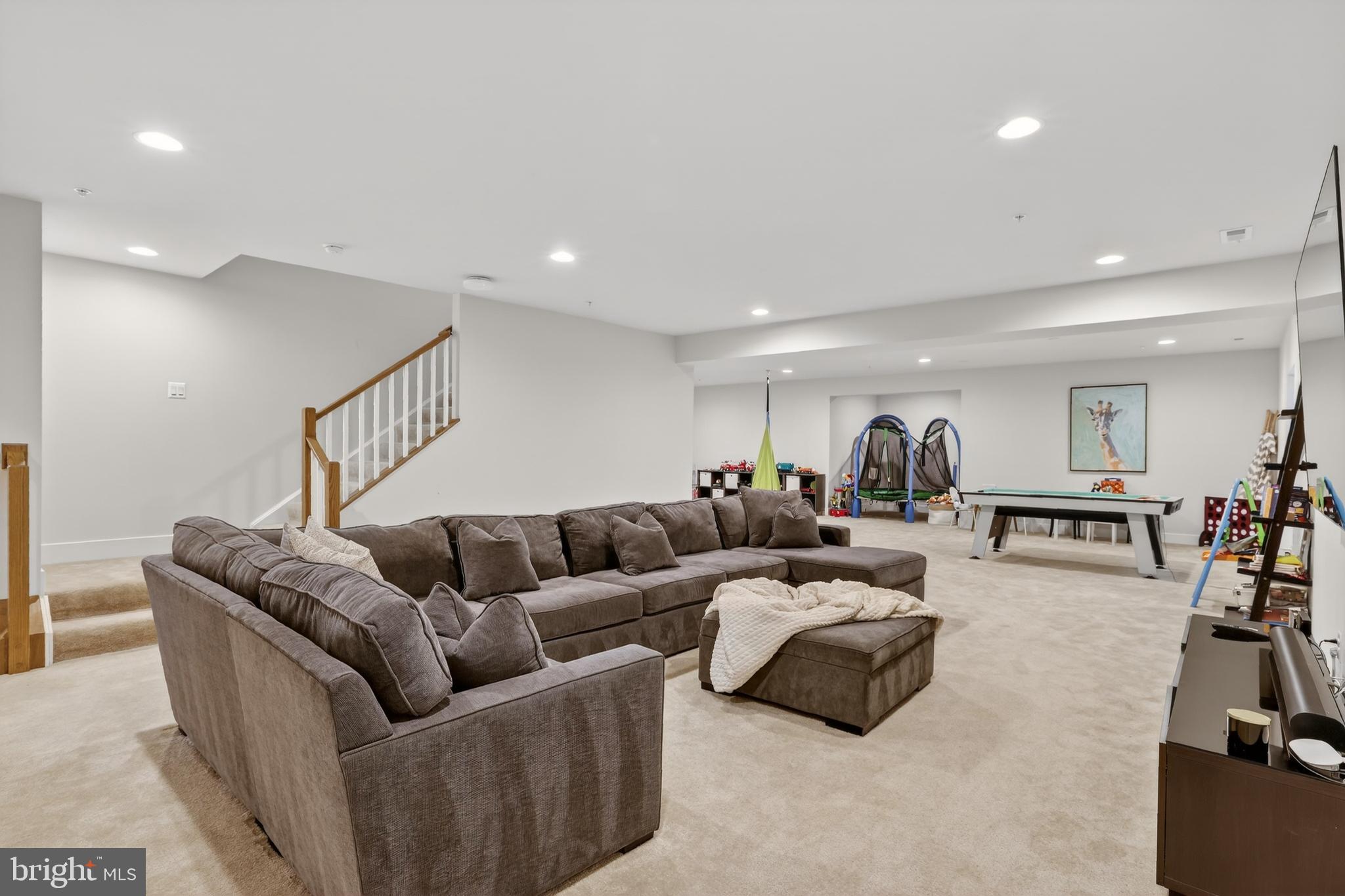 CABIN BRANCH - Residential