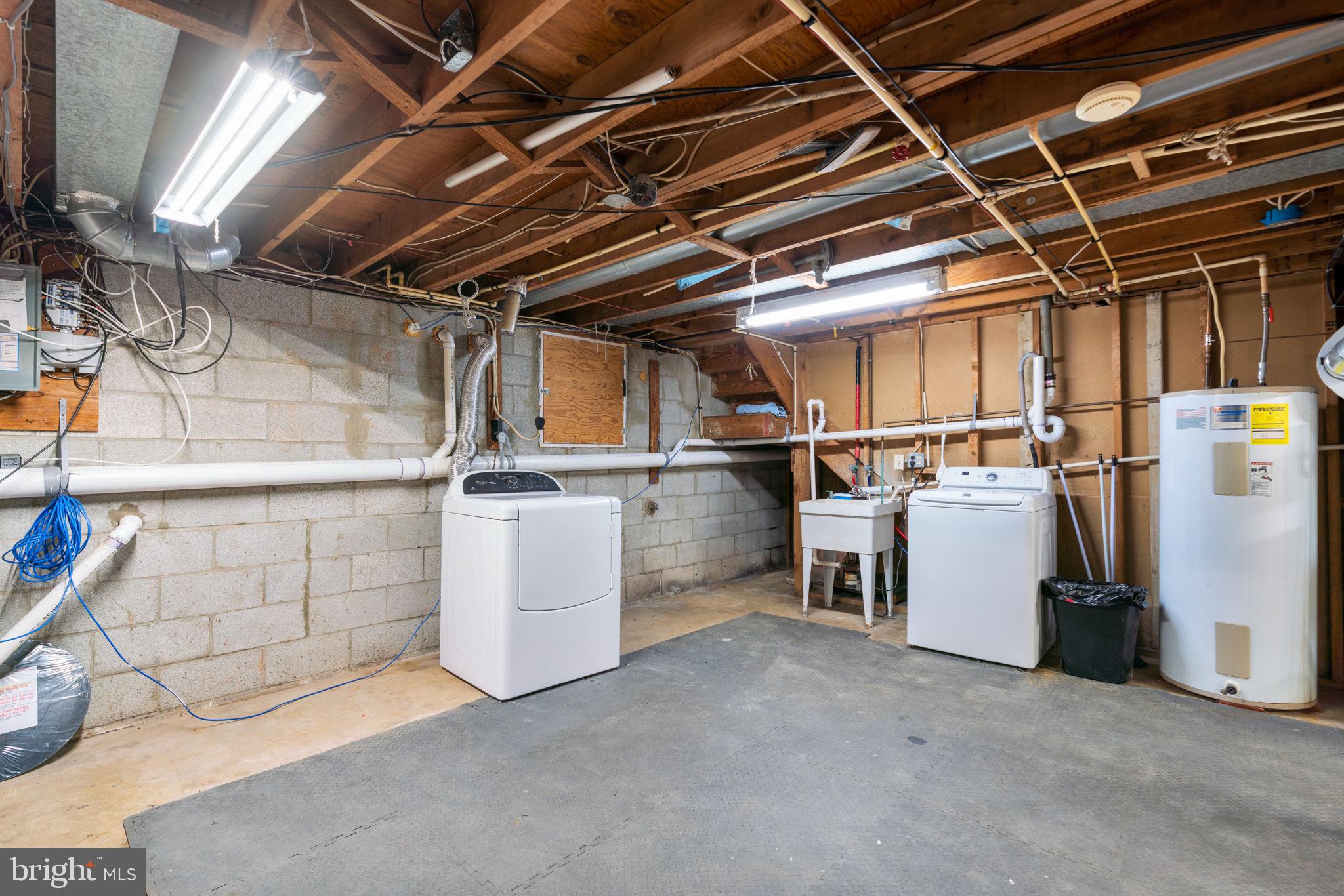 MERRYMAN HEIGHTS - Residential