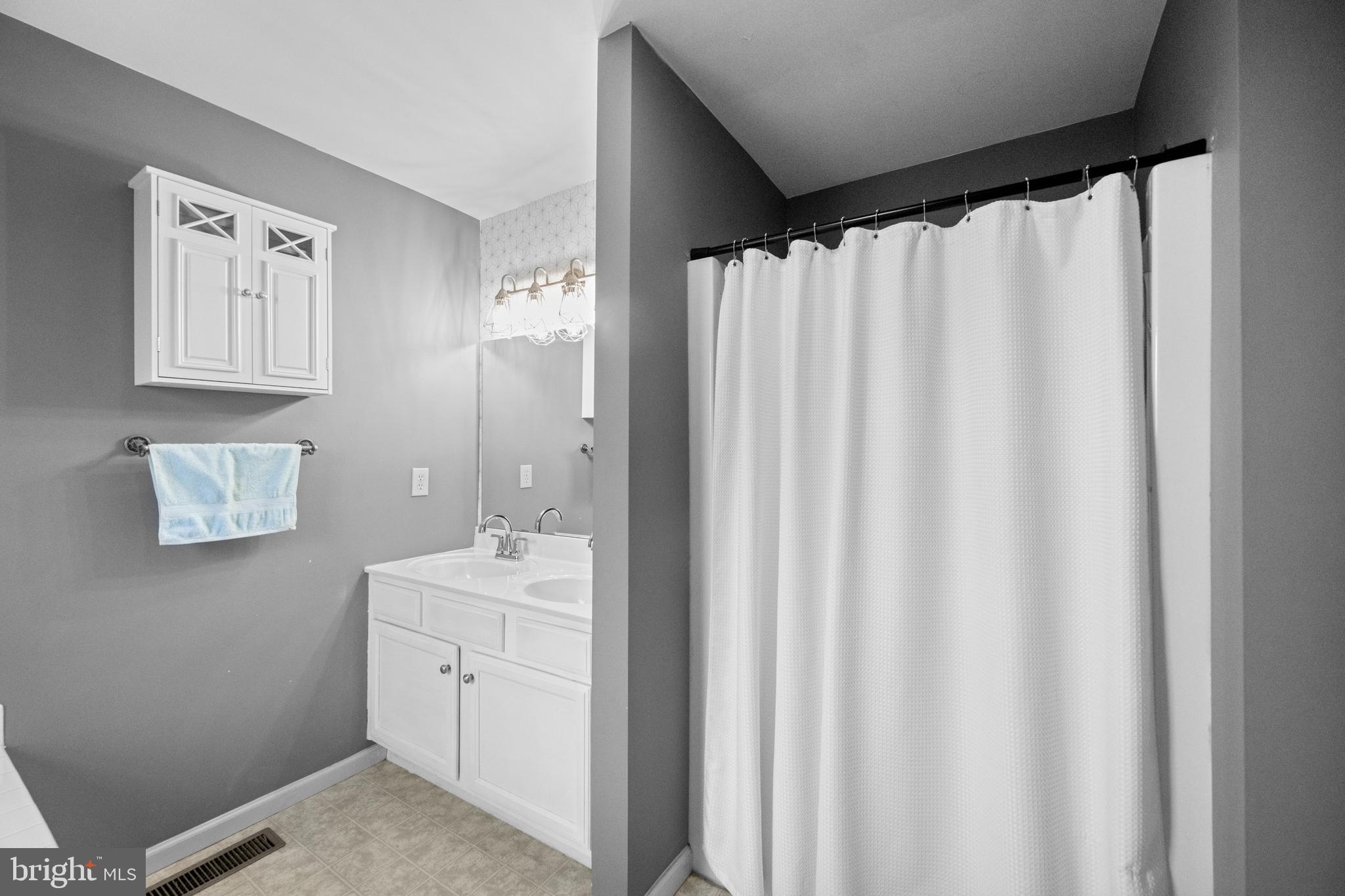 CLIFFSIDE MANOR - Residential