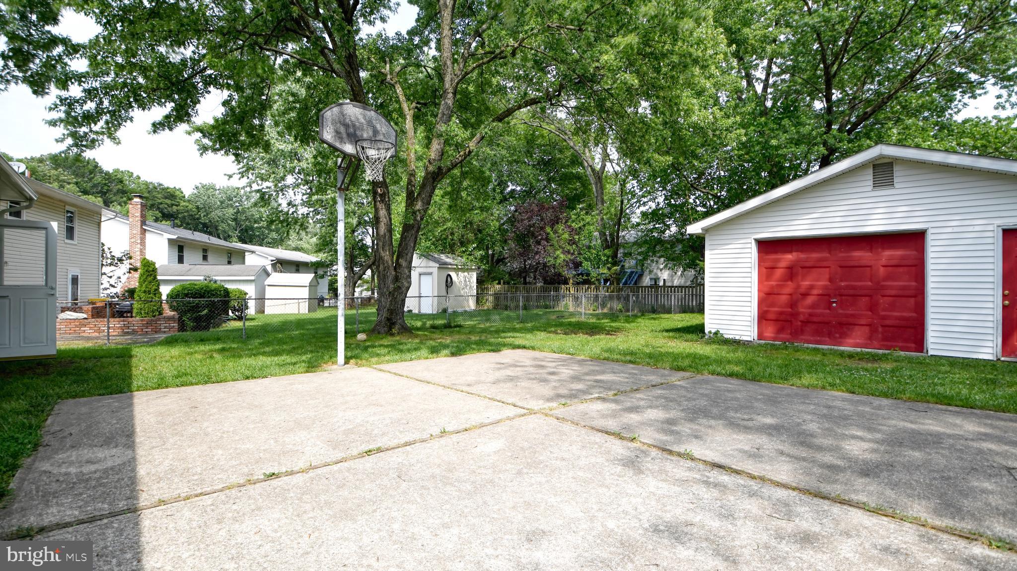 FOUR SEASONS ESTATES - Residential