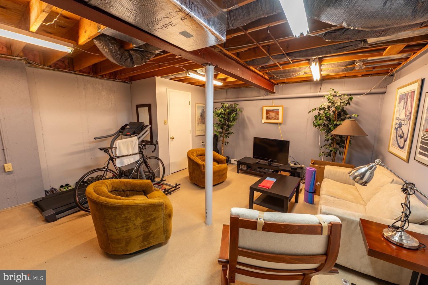 BRIDLE PATH WEST - Residential