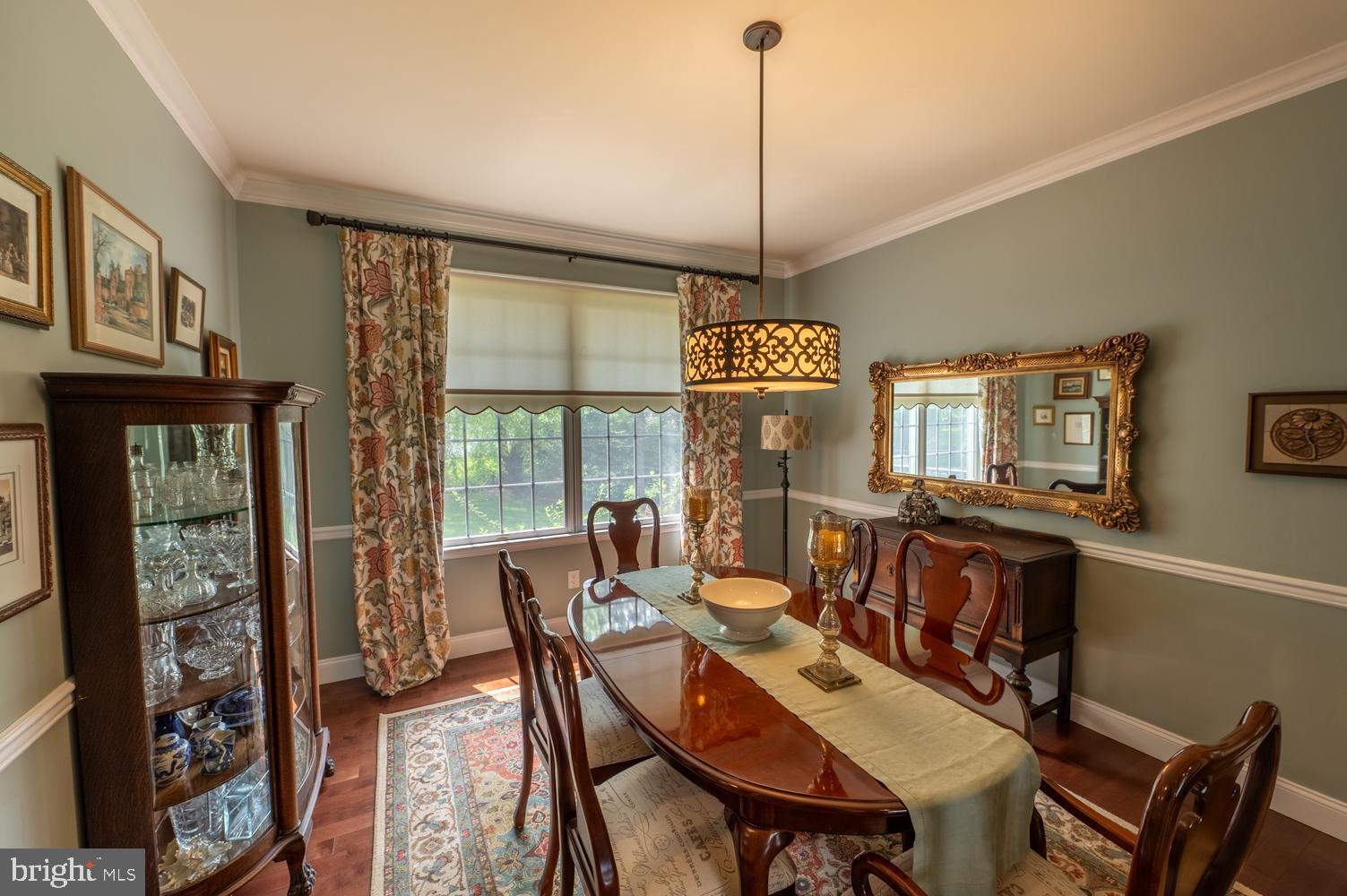 BRIDLE PATH WEST - Residential