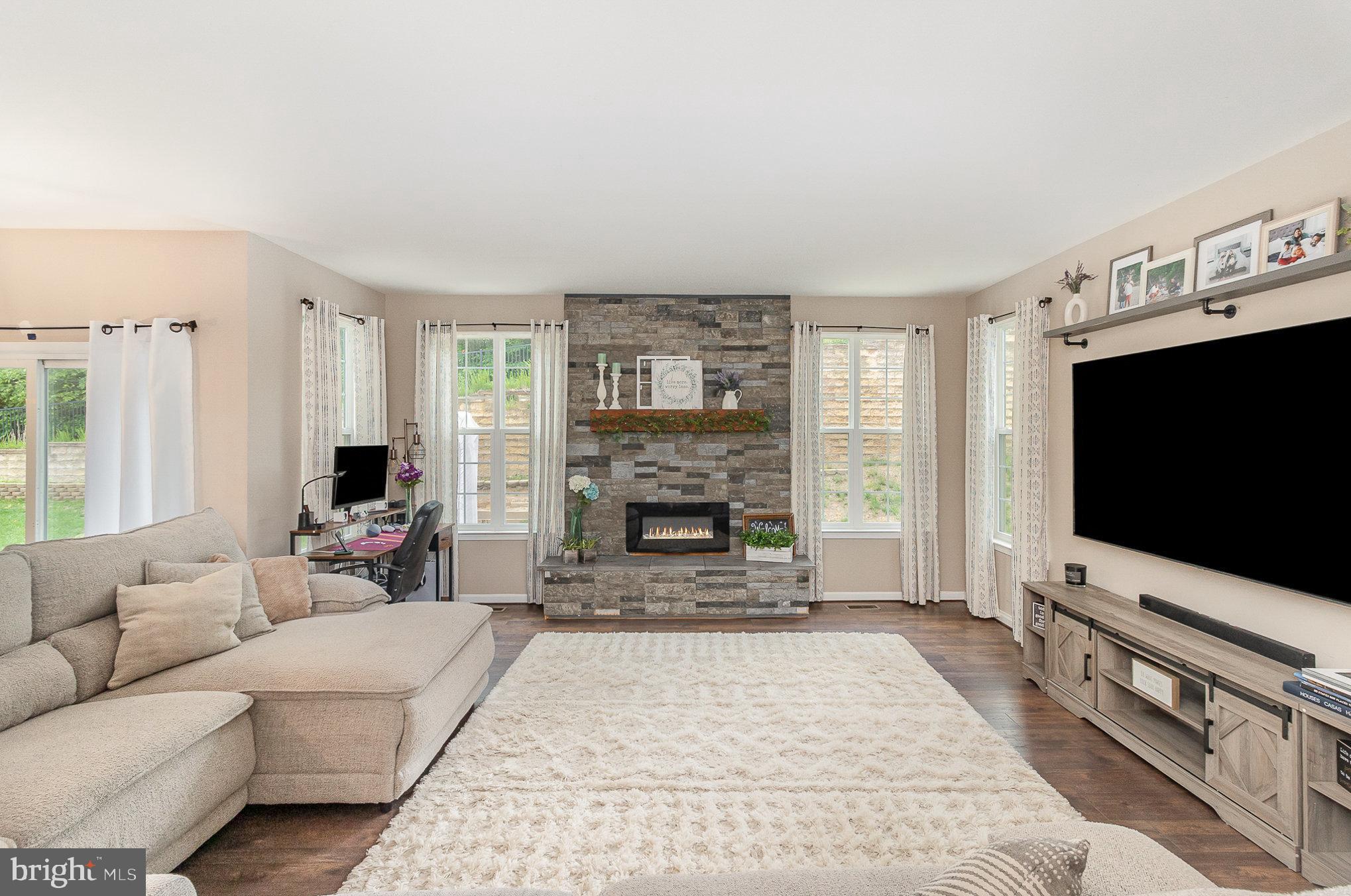 LEELAND STATION - Residential Lease