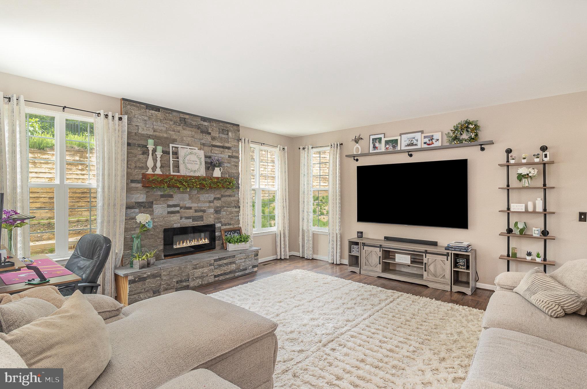 LEELAND STATION - Residential Lease