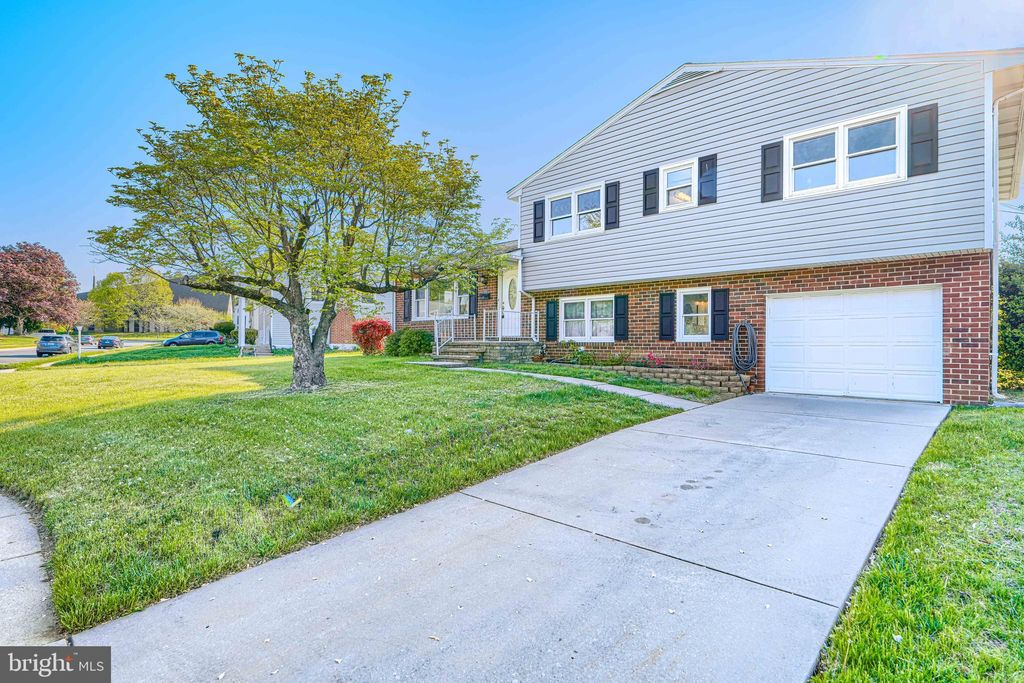 Photo of 815 Branford Circle, LUTHERVILLE TIMONIUM, MD 21093 (MLS # MDBC2160482)