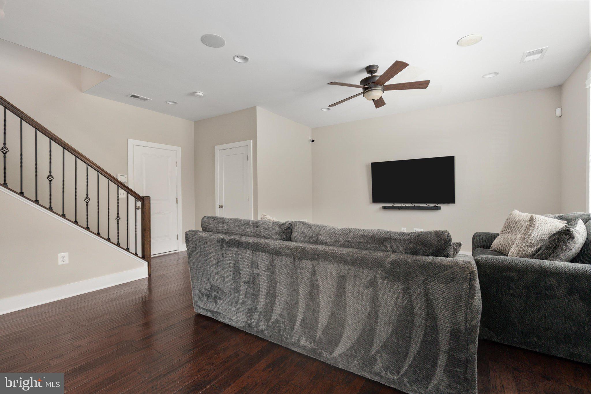 44735 MEDWAY TERRACE