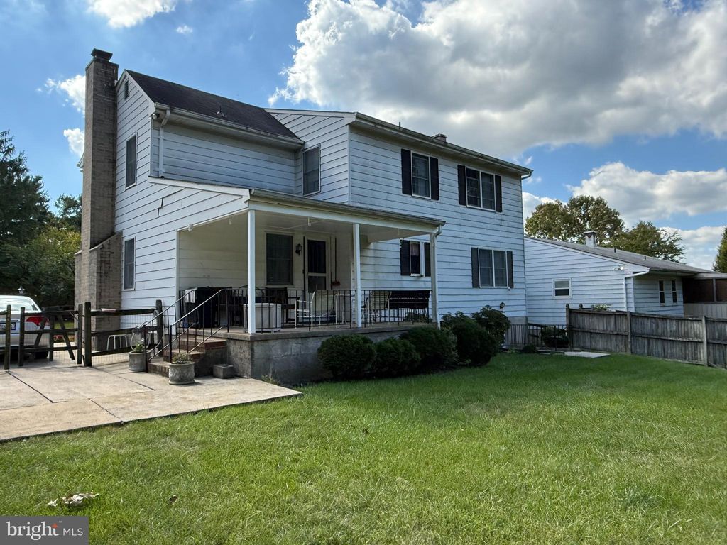 Photo of 2100 Chantilla Road, BALTIMORE, MD 21228 (MLS # MDBC2142656)