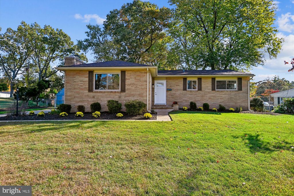 Photo of 8259 Spring Knoll Drive, PASADENA, MD 21122 (MLS # MDAA2129510)