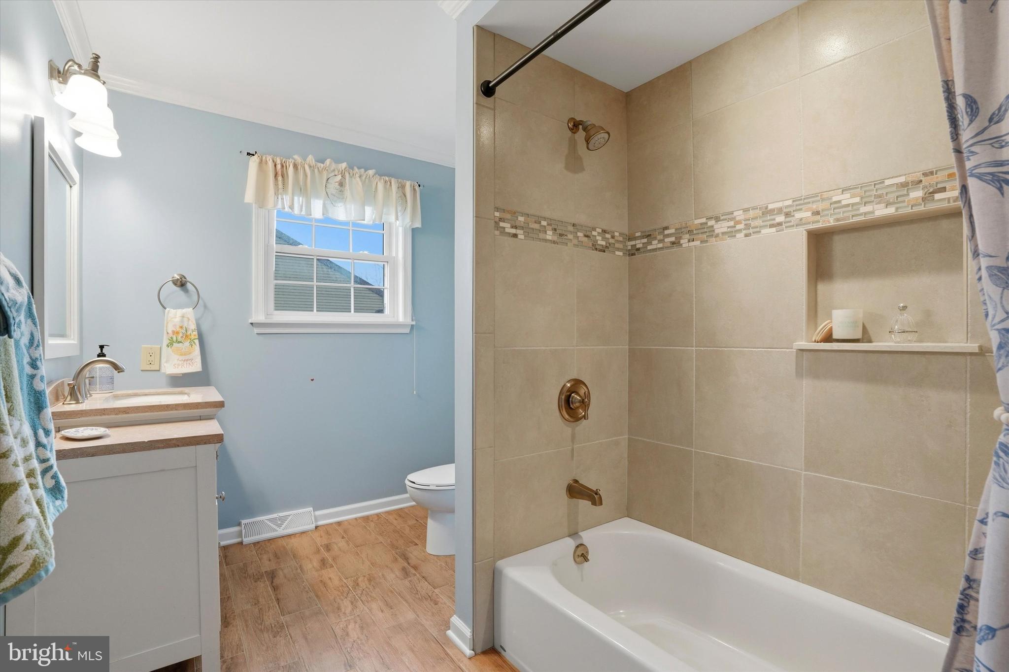 HERITAGE OAKS - Residential