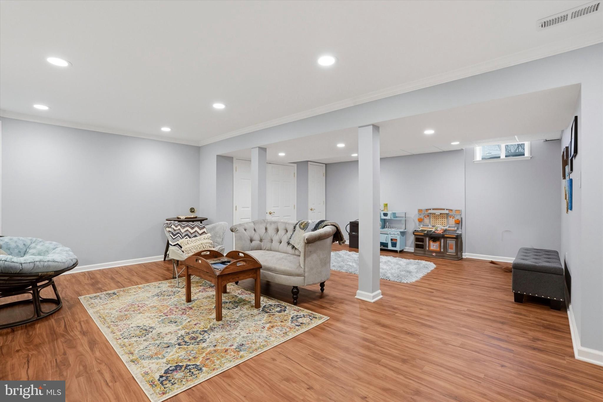 HERITAGE OAKS - Residential