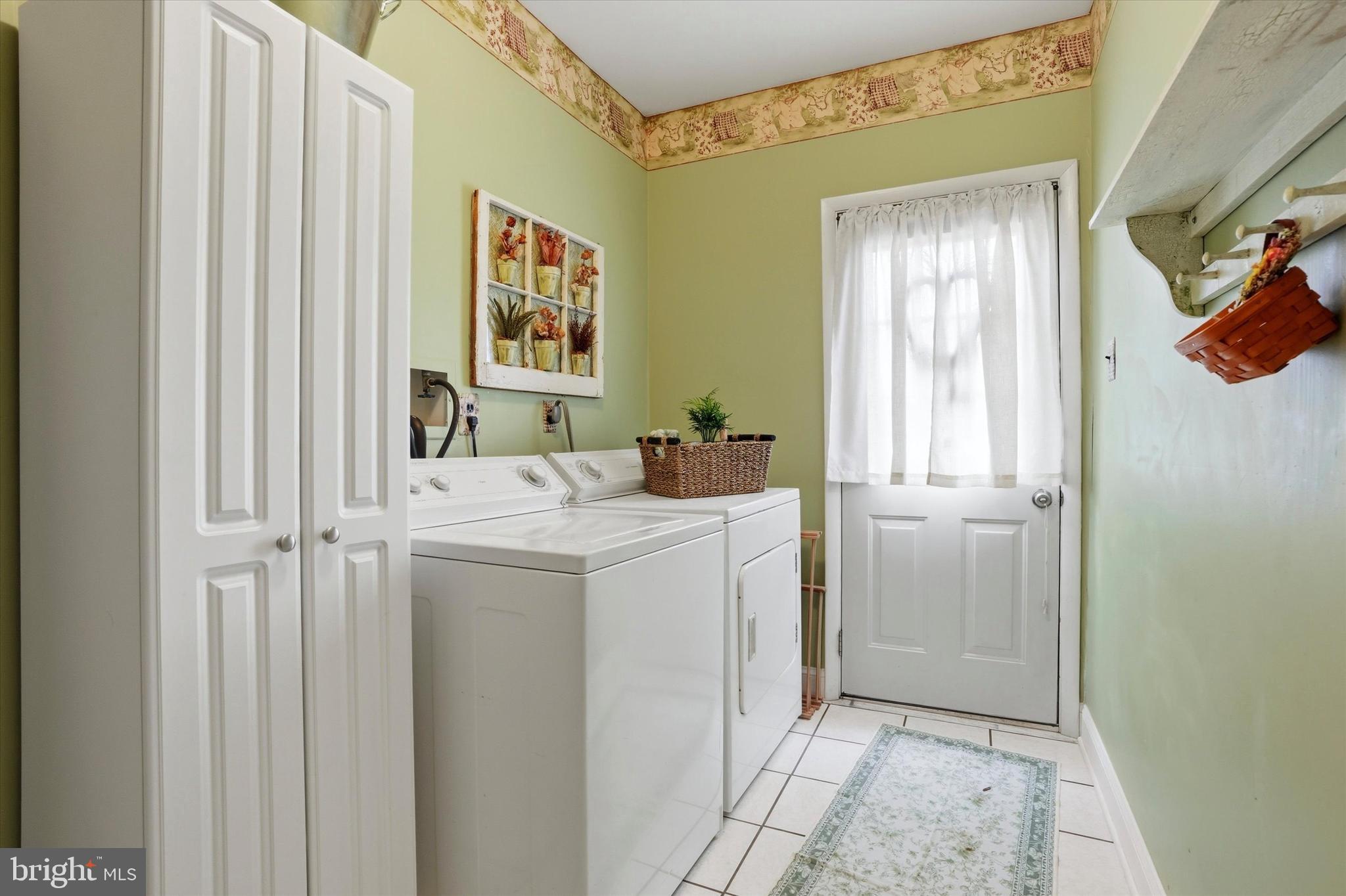 HERITAGE OAKS - Residential