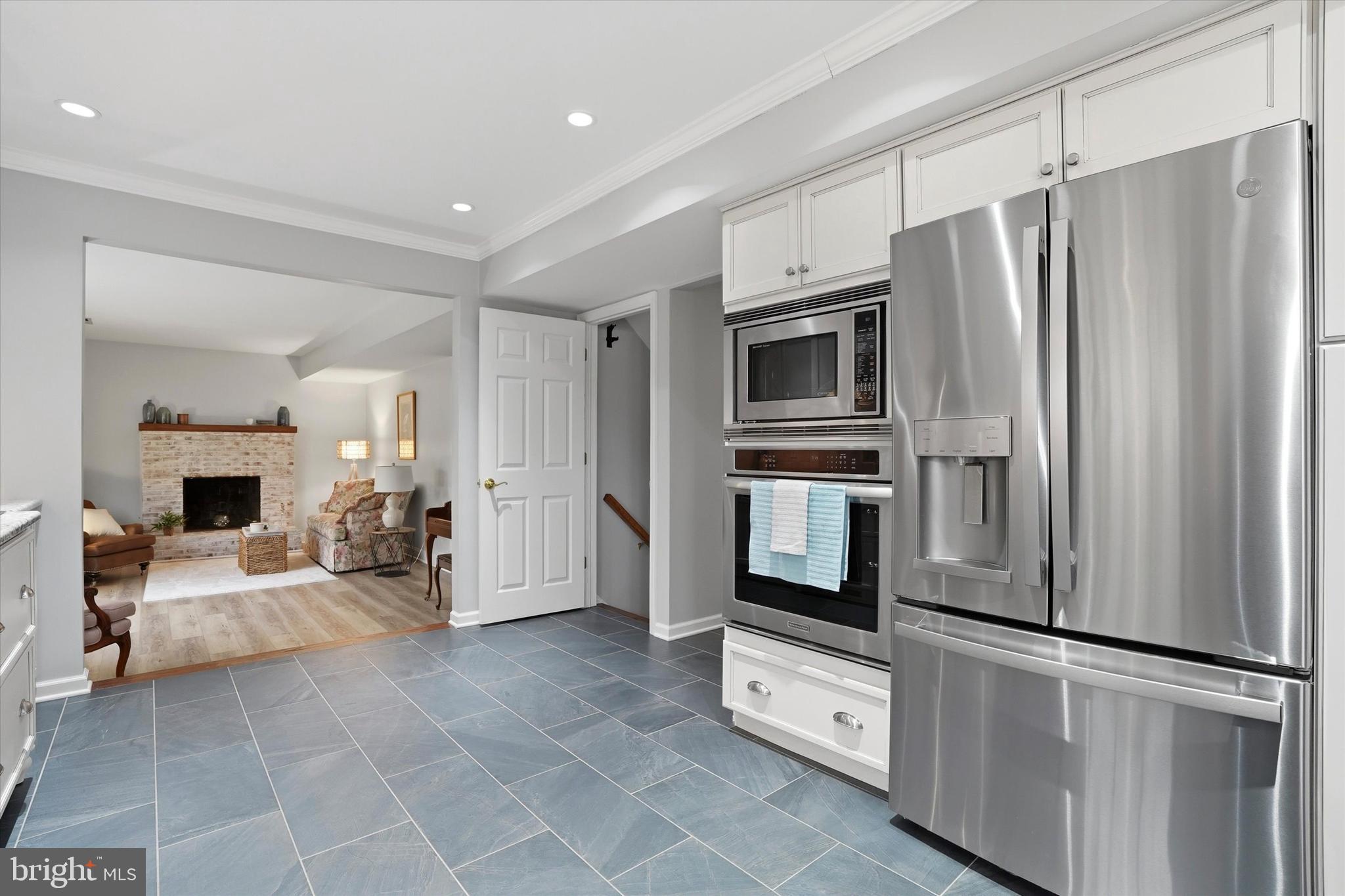 HERITAGE OAKS - Residential