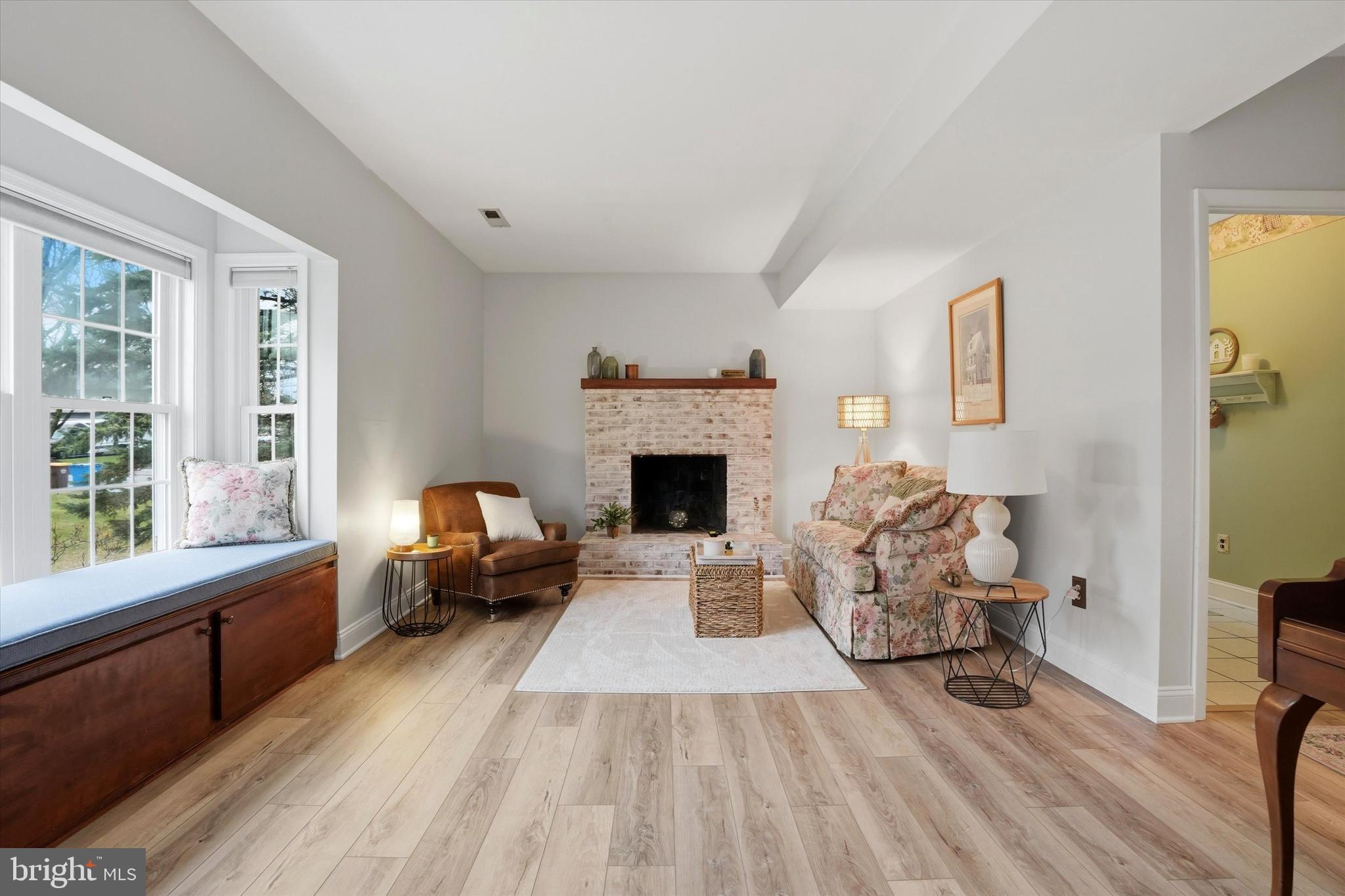 HERITAGE OAKS - Residential