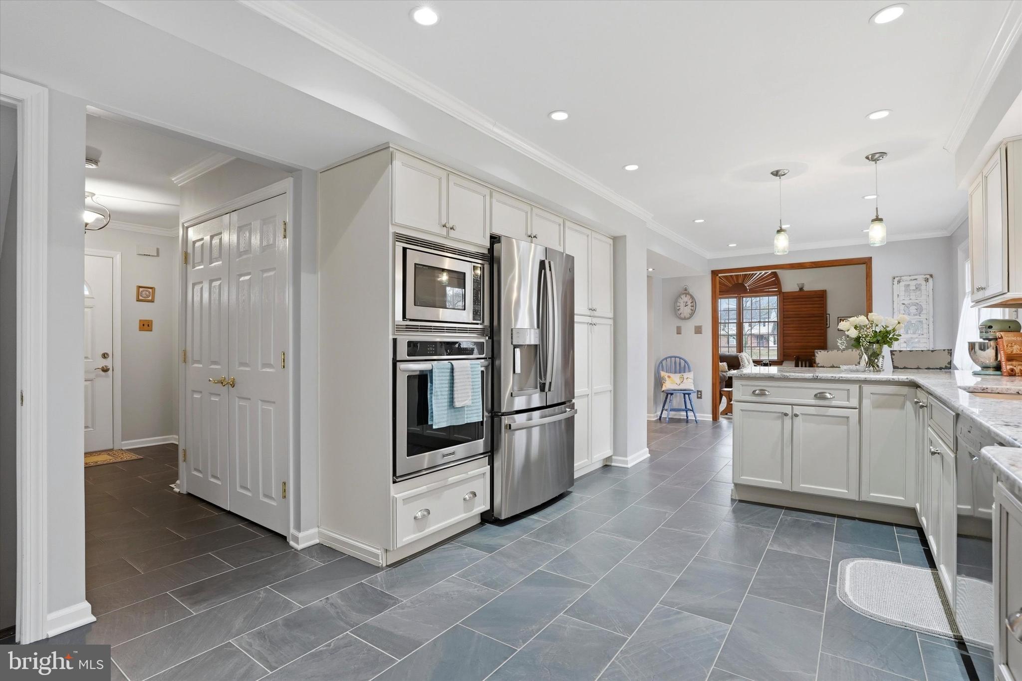 HERITAGE OAKS - Residential