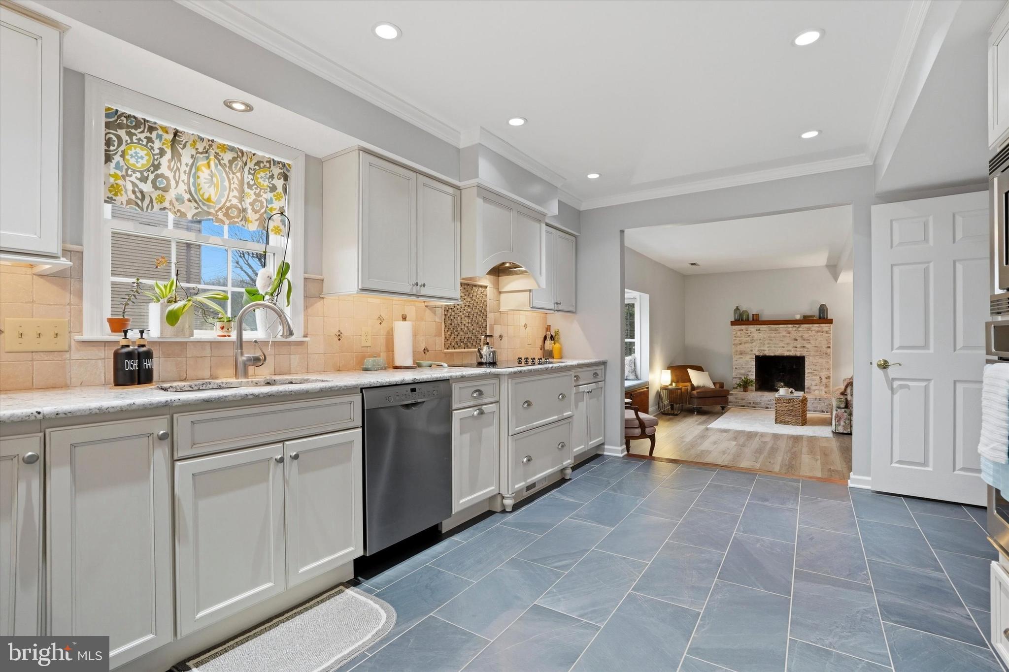 HERITAGE OAKS - Residential