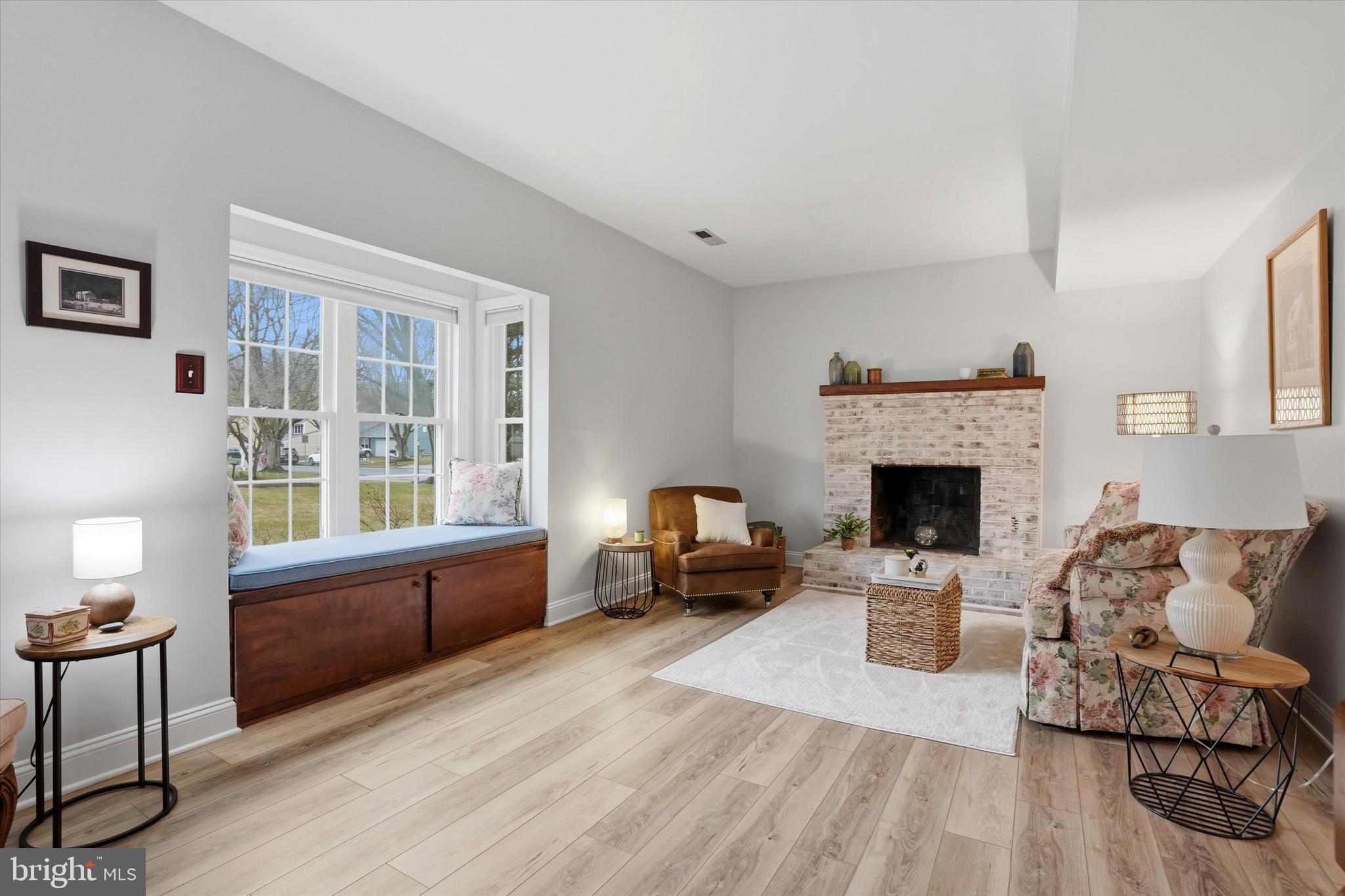 HERITAGE OAKS - Residential