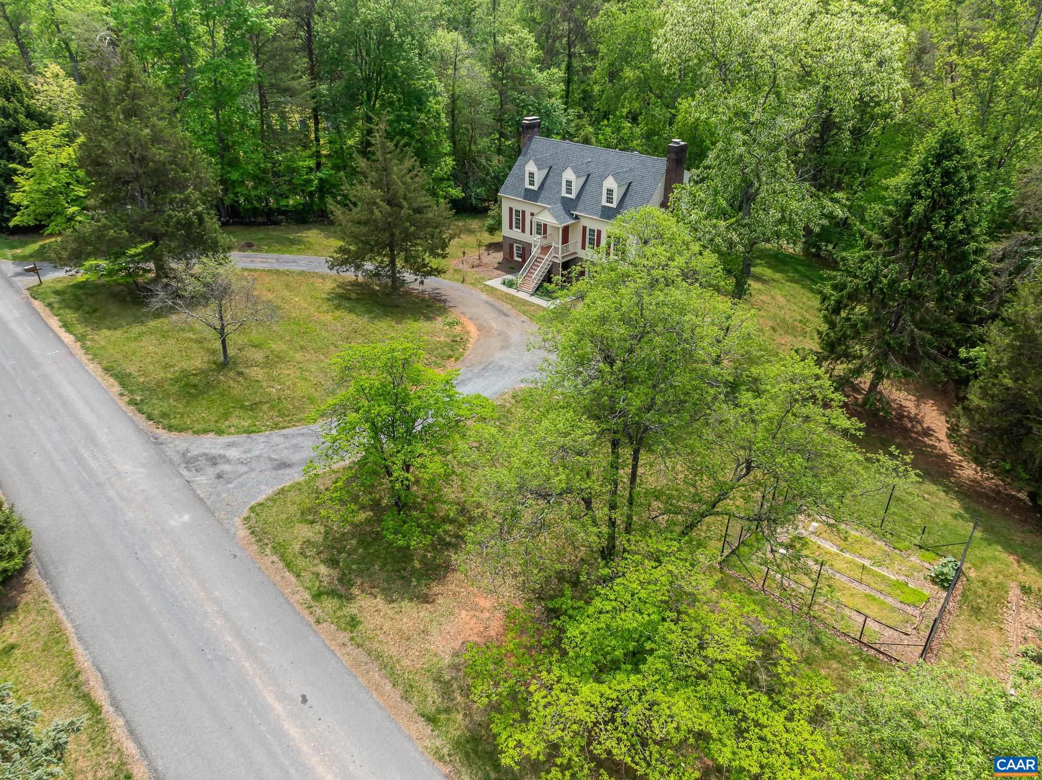 3665 COUNTRY LN