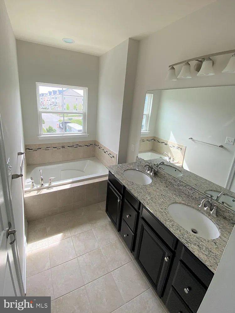 ATWATER - Residential Lease