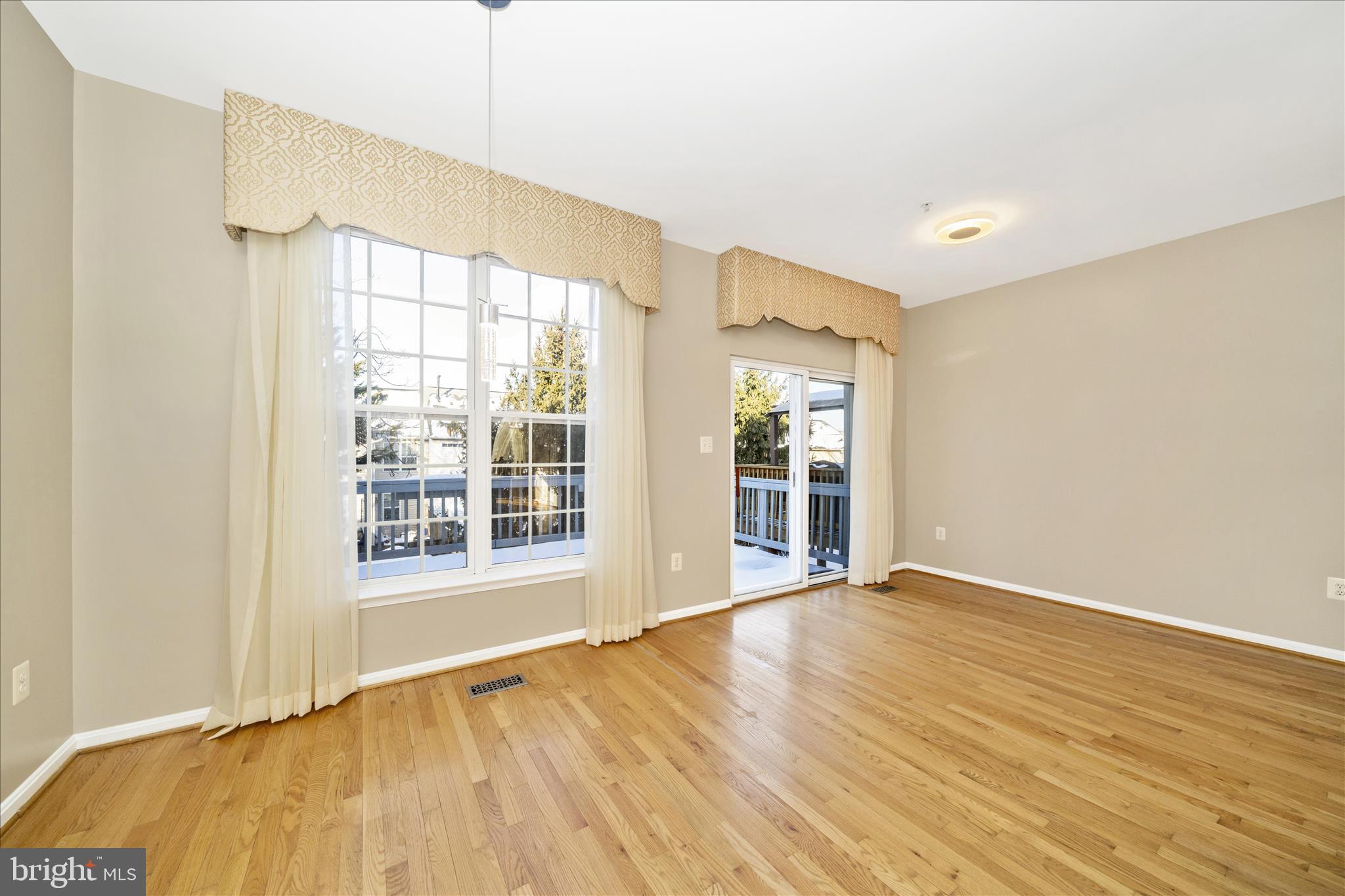 NORTH CROSSING - Residential