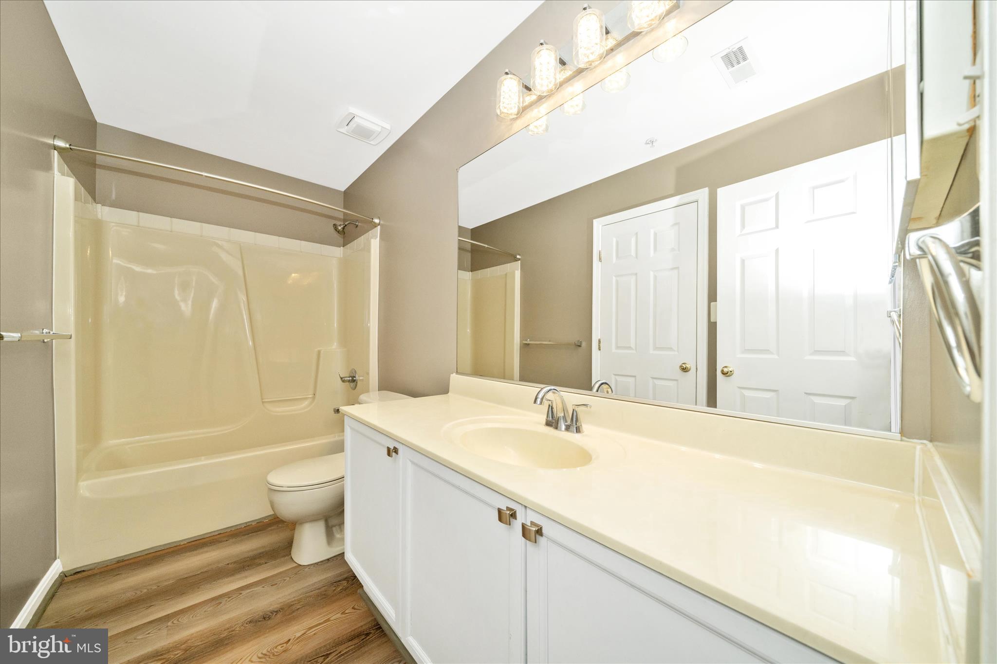 NORTH CROSSING - Residential