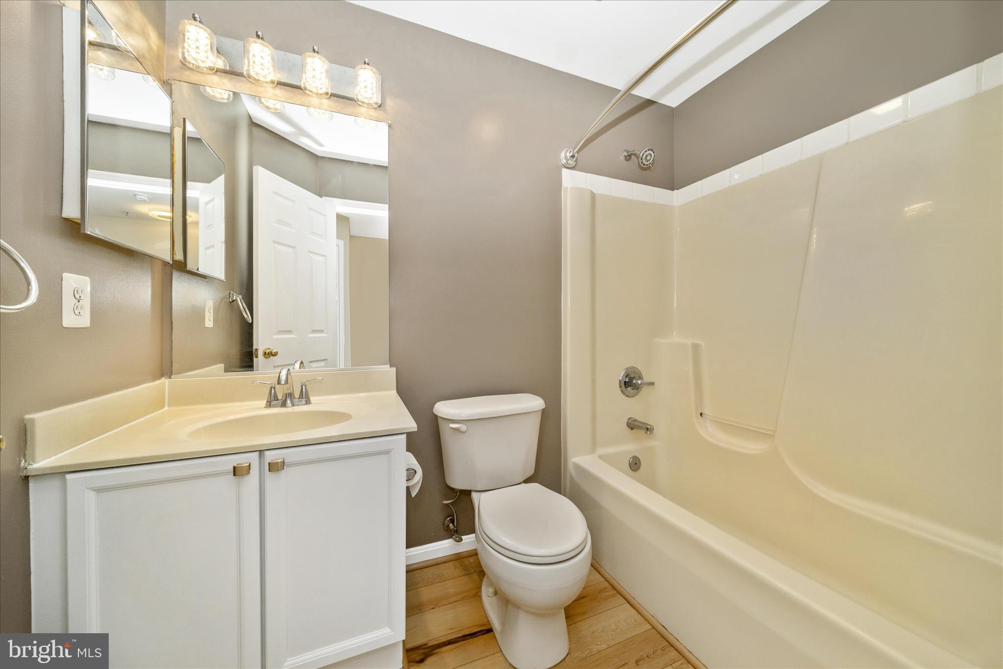 NORTH CROSSING - Residential