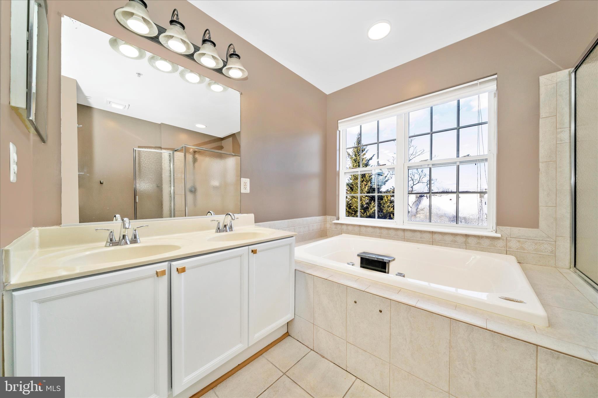 NORTH CROSSING - Residential