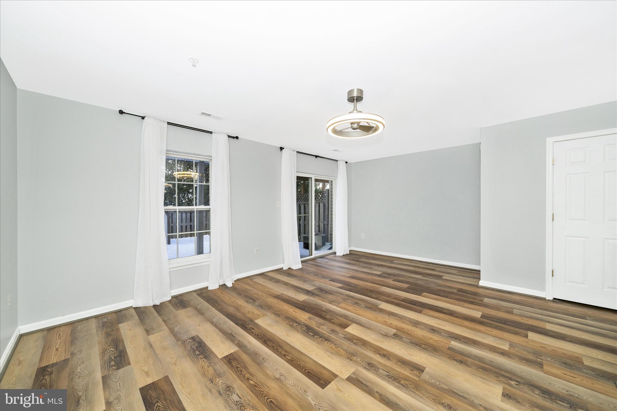 NORTH CROSSING - Residential