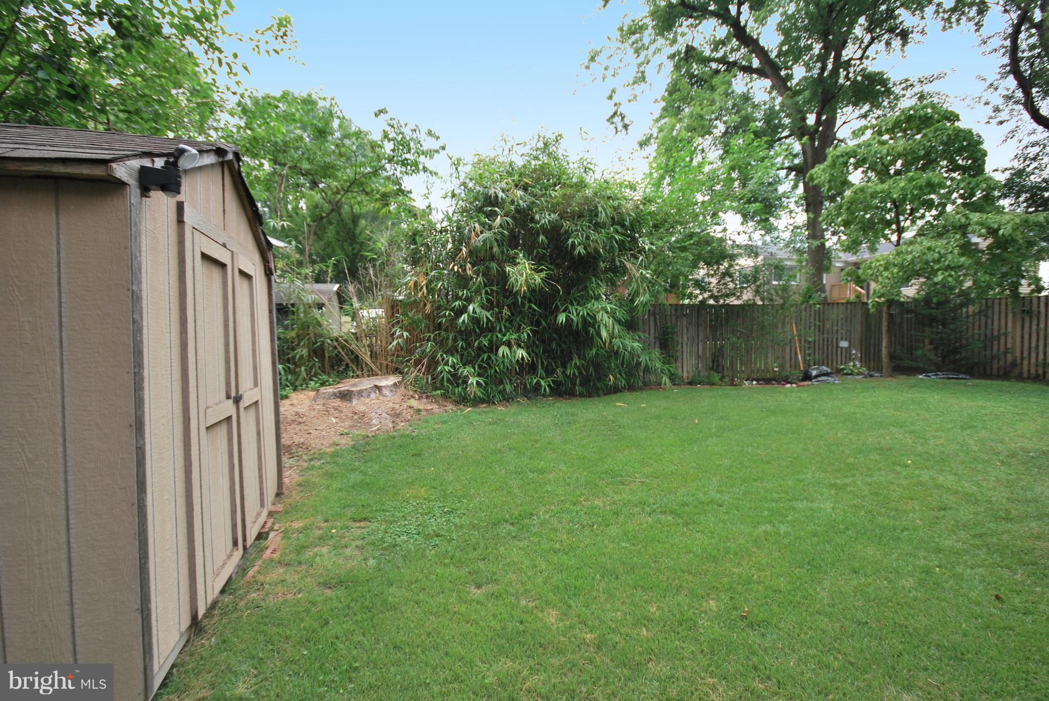 MCDONALD KNOLLS - Residential Lease