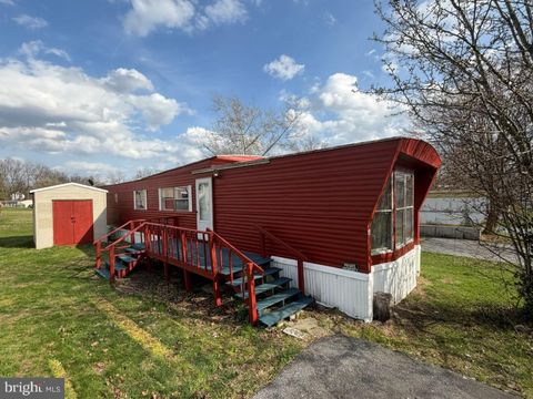 Mobile Home For Sale - 23 Liam Lane<br/> CARLISLE, PA 17015