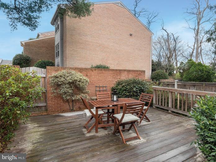 WESTMORELAND SQUARE - Residential