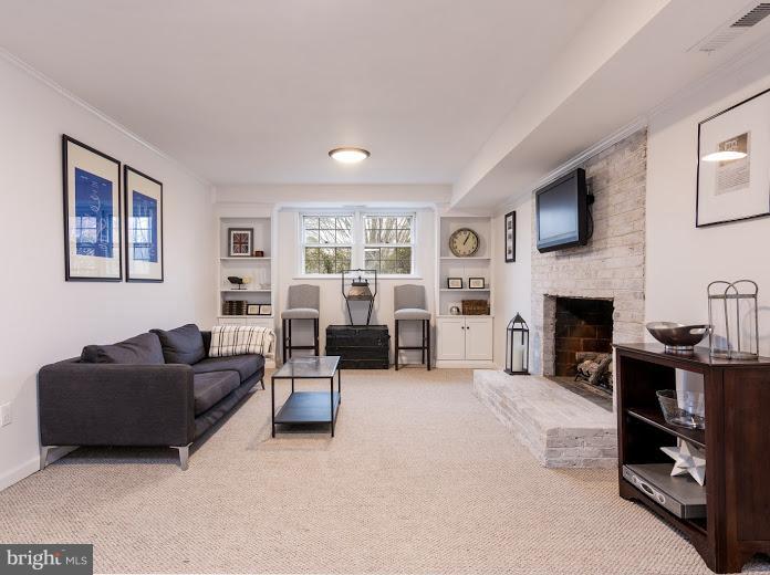 WESTMORELAND SQUARE - Residential