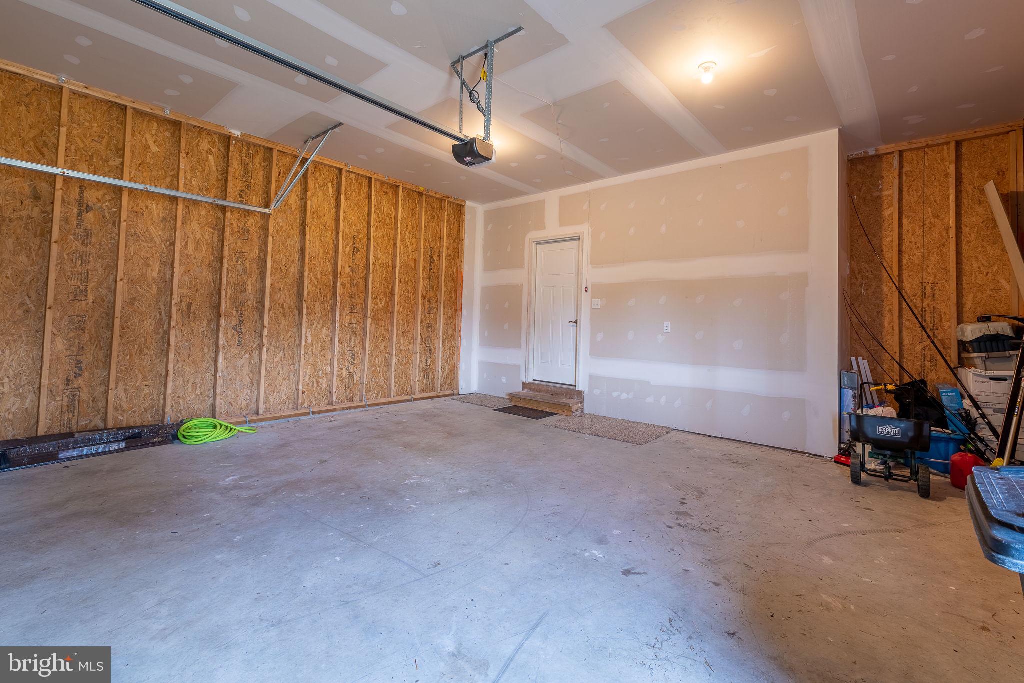 CHESTNUT HILL ESTATES - Residential