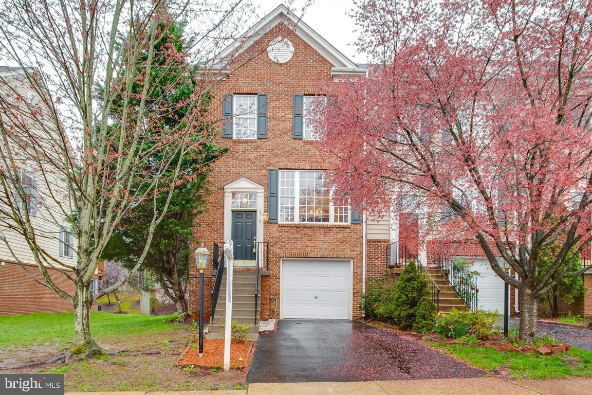 TOWNES AT COMPTON FARM - Residential