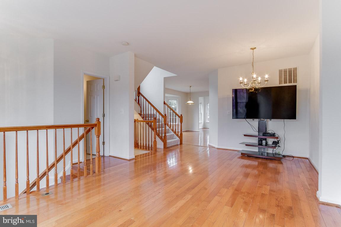 TOWNES AT COMPTON FARM - Residential