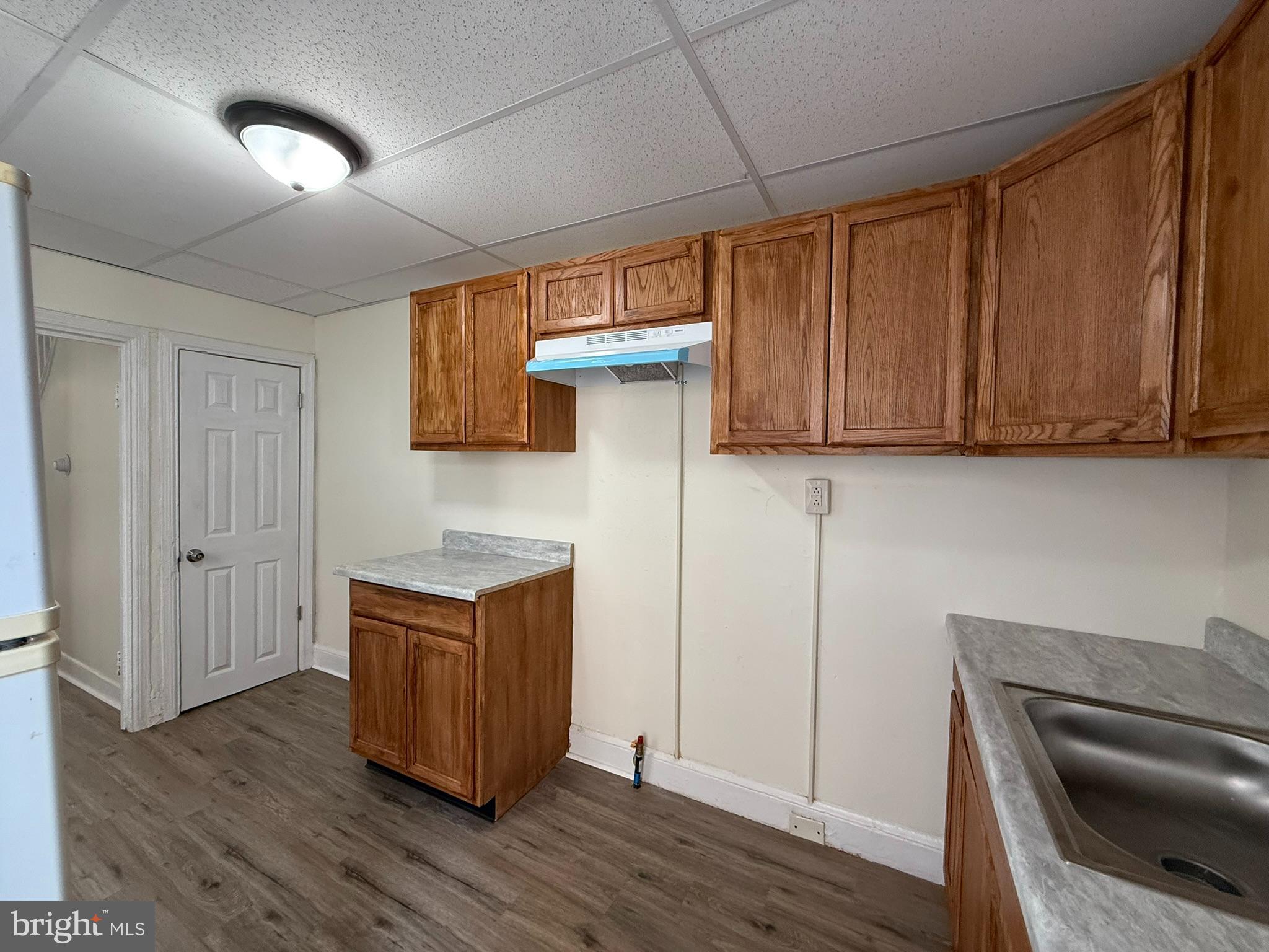 1225 LANCASTER AVENUE