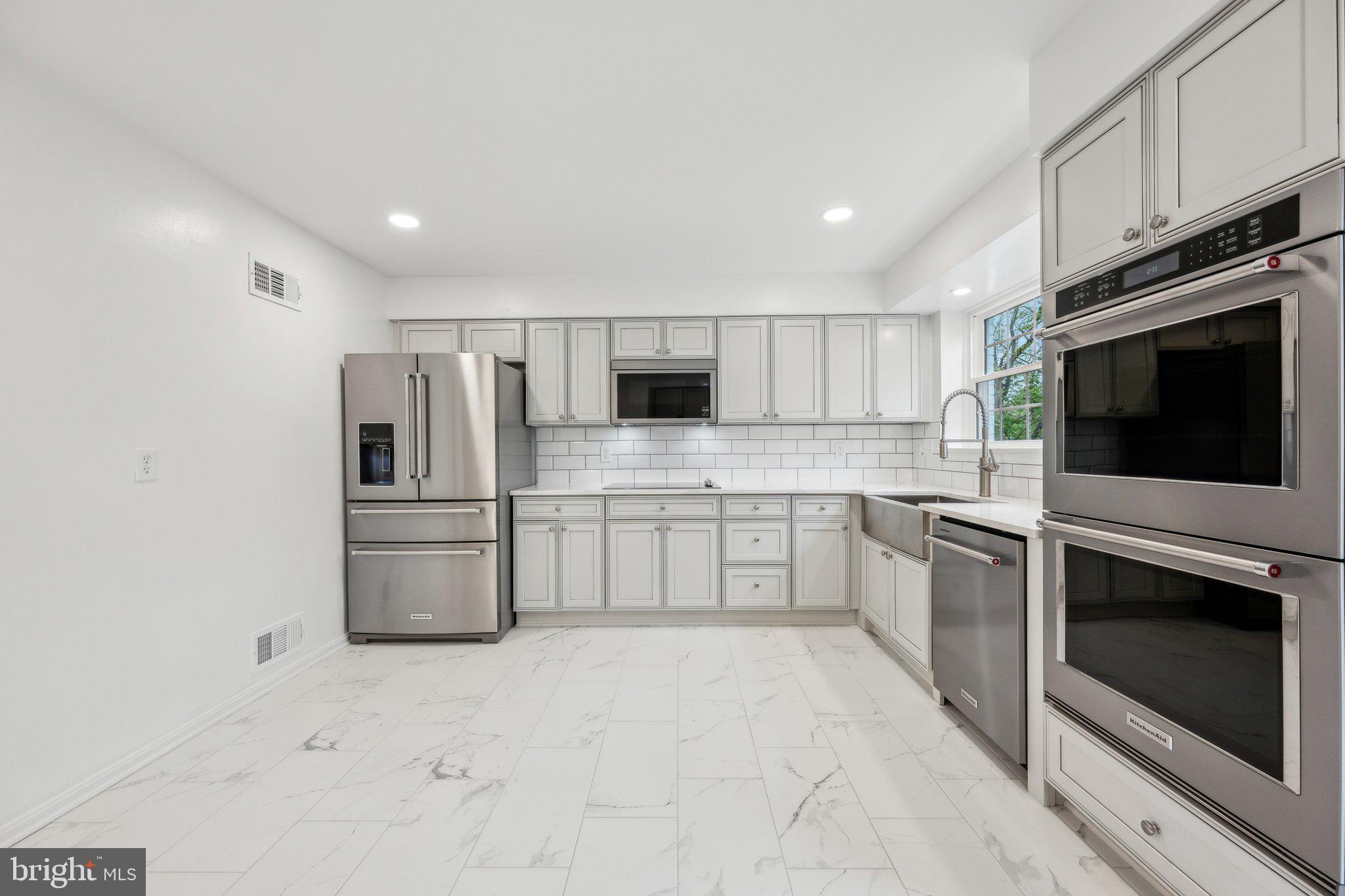 FOREST HILLS - Residential