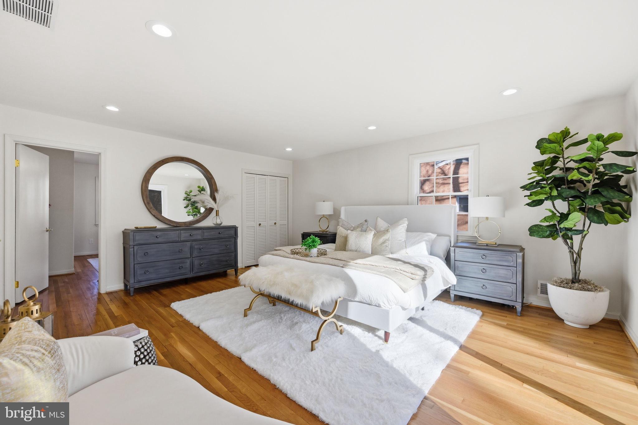 FOREST HILLS - Residential